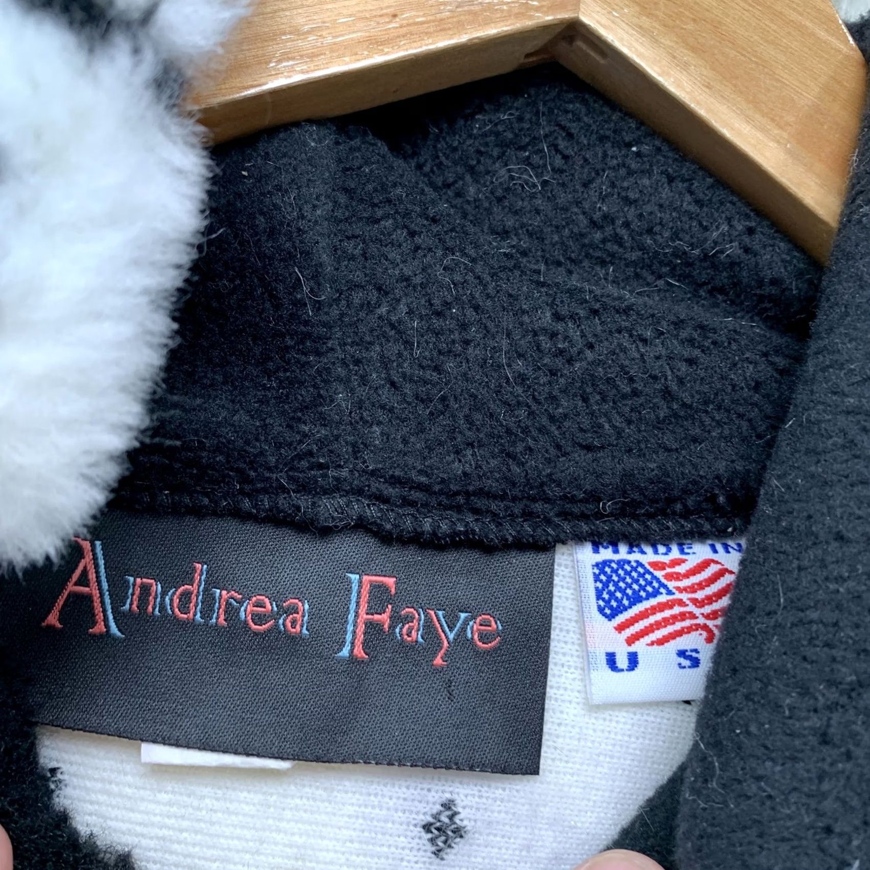 Vintage VINTAGE Andrea Faye Sherpa Jacket Men M White Black Bear Outdoor Hooded Hoodie Bomber Jacket Mens Size US M / EU 48-50 / 2 - 2 Thumbnail