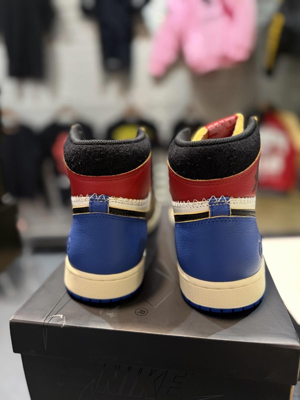 Jordan Brand Air Jordan 1 x Union x Fragment Black and Varsity Red (10.5) Size US 10.5 / EU 43-44 - 9 Thumbnail