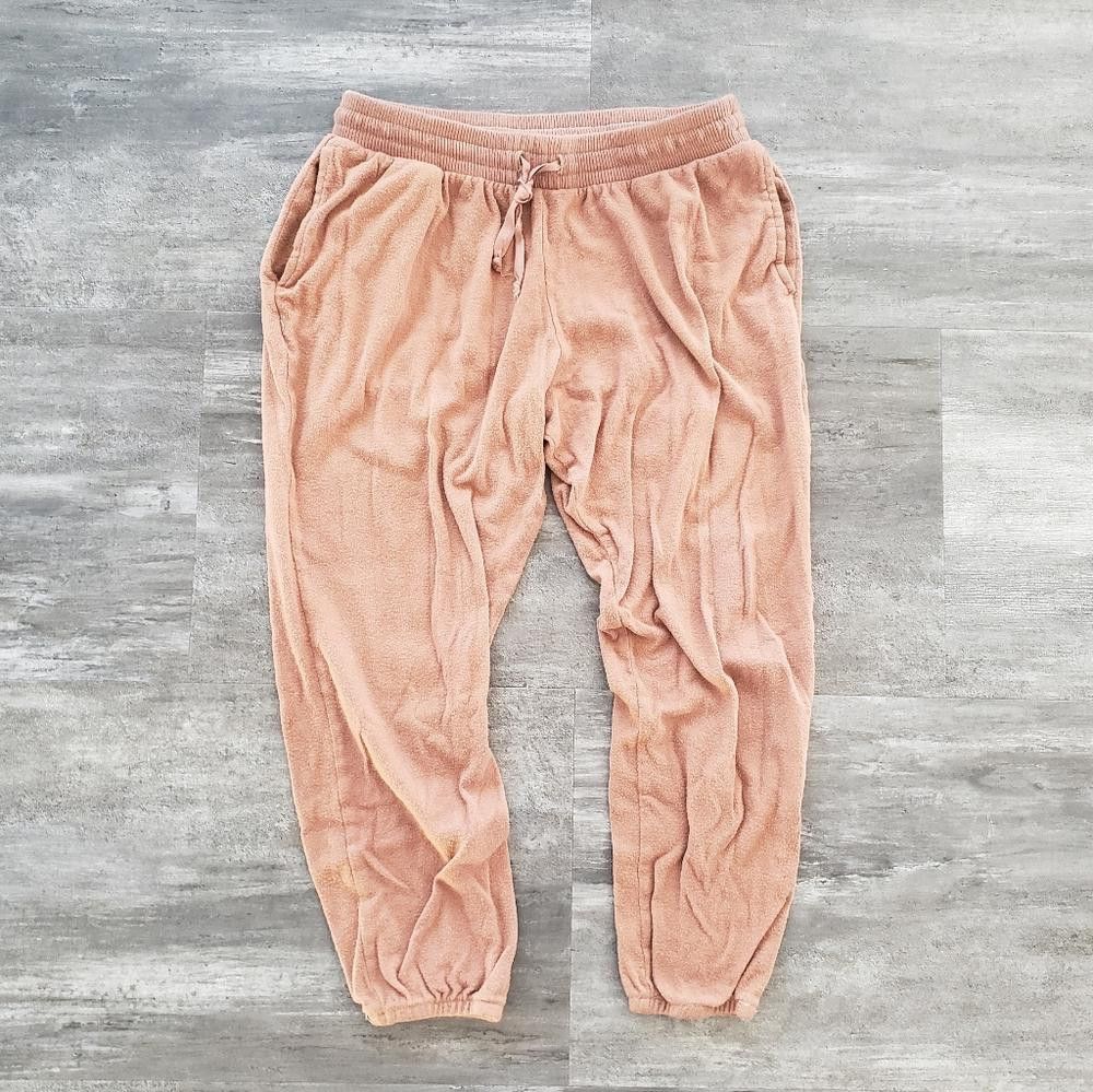 Designer Chocolate Fleece Cropped LA Hearts Capri Size 28" / US 6 / IT 42 - 1 Thumbnail