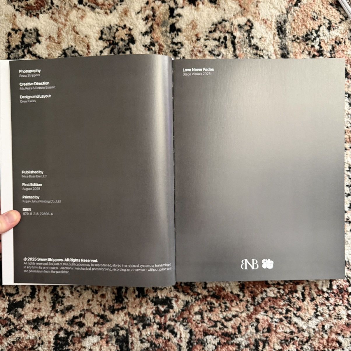 Drain Gang × Haunted Mound Snow Strippers Love Never Fades 2026 Tour Photobook Size ONE SIZE - 4 Thumbnail