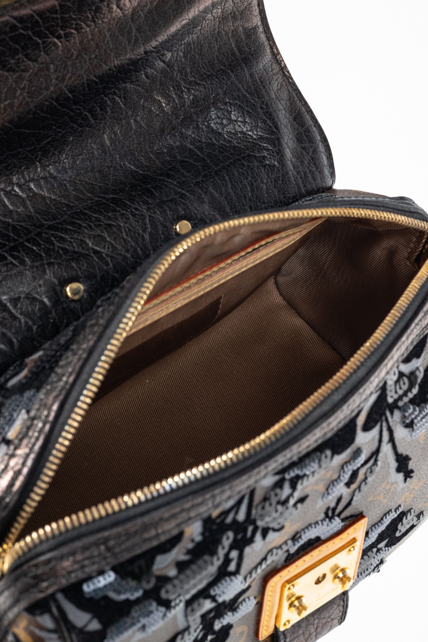 Louis Vuitton Louis Vuitton AW10 Carrousel Monogram Fleur de Jais Handbag Size ONE SIZE - 13 Thumbnail