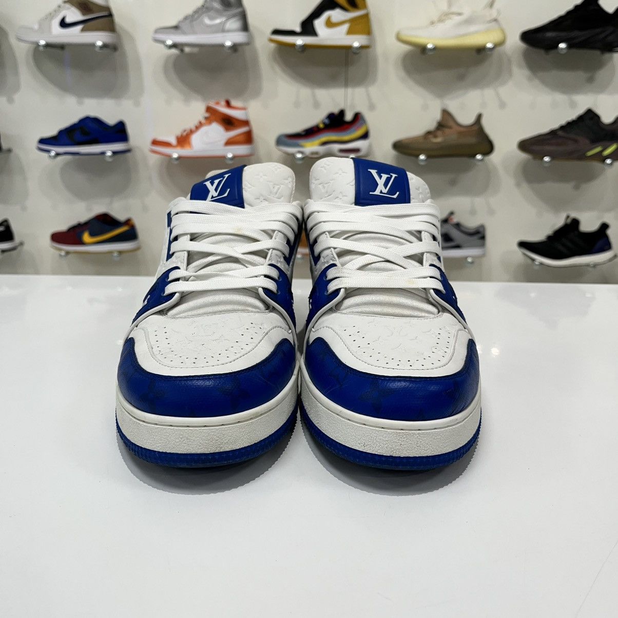 Louis Vuitton Louis Vuitton Trainer #54 Signature Blue White Size US 10 / EU 43 - 9 Thumbnail
