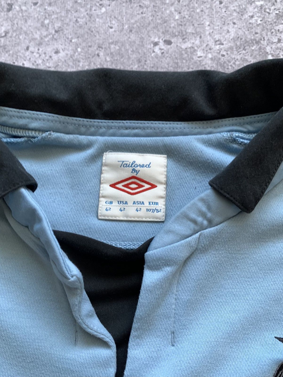 Umbro 🔥MANCHESTER CITY UMRO 2012/13 HOME JERSEY SINCLAIR UCL SHIRT Size US L / EU 52-54 / 3 - 18 Thumbnail