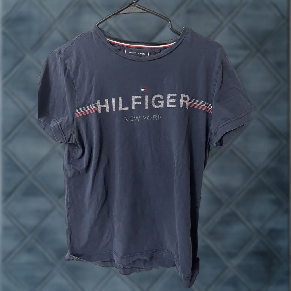 Tommy Hilfiger TOMMY HILFIGER Women’s T-Shirt Small Navy Blue Spell Out 100% Cotton Short Sleeve Pullover Size S / US 4 / IT 40 - 1 Thumbnail