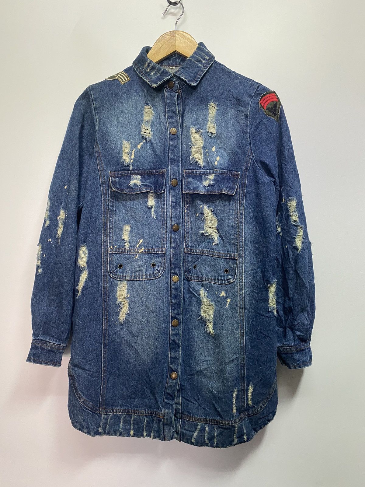 Japanese Brand Japanese Button up Denim Jean Shirt Women Fashion Distressed Size M / US 6-8 / IT 42-44 - 1 Thumbnail
