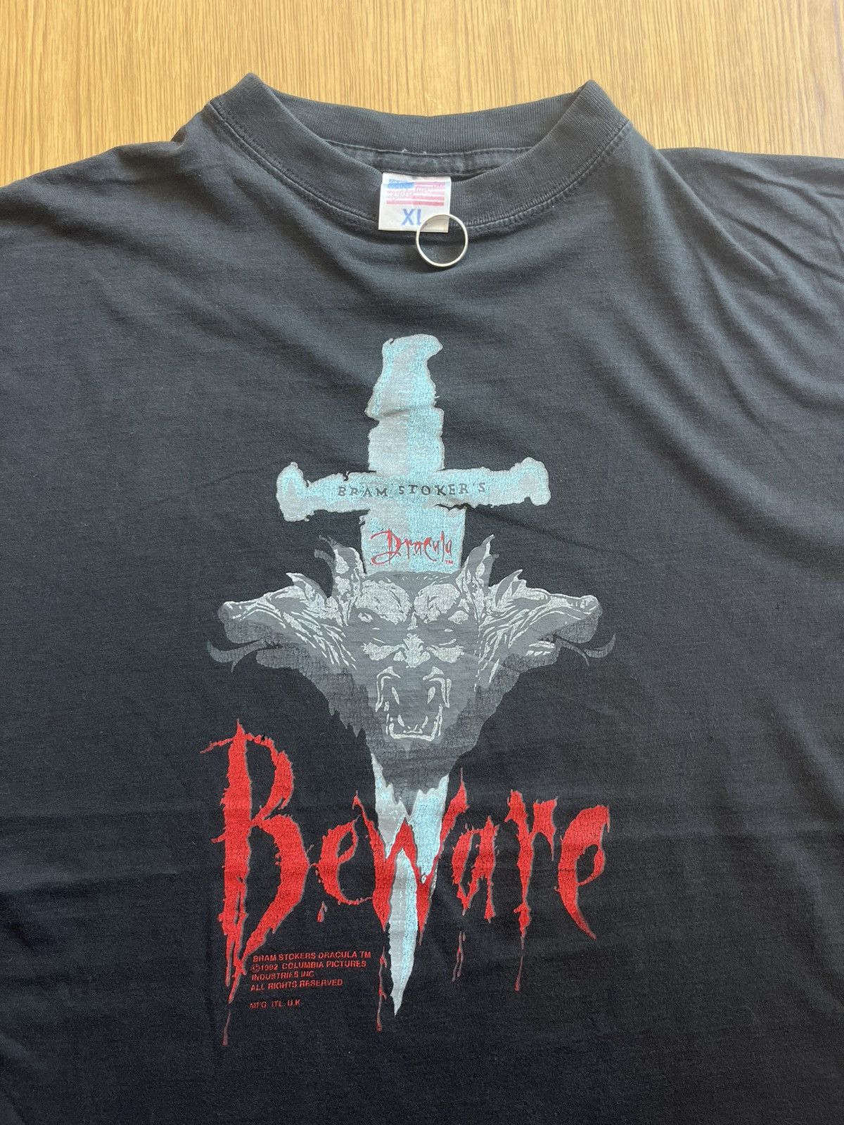 Arts & Science Vtg Dracula Beware Film 1992’s by Columbia Pictures Tshirt Size US XL / EU 56 / 4 - 5 Thumbnail