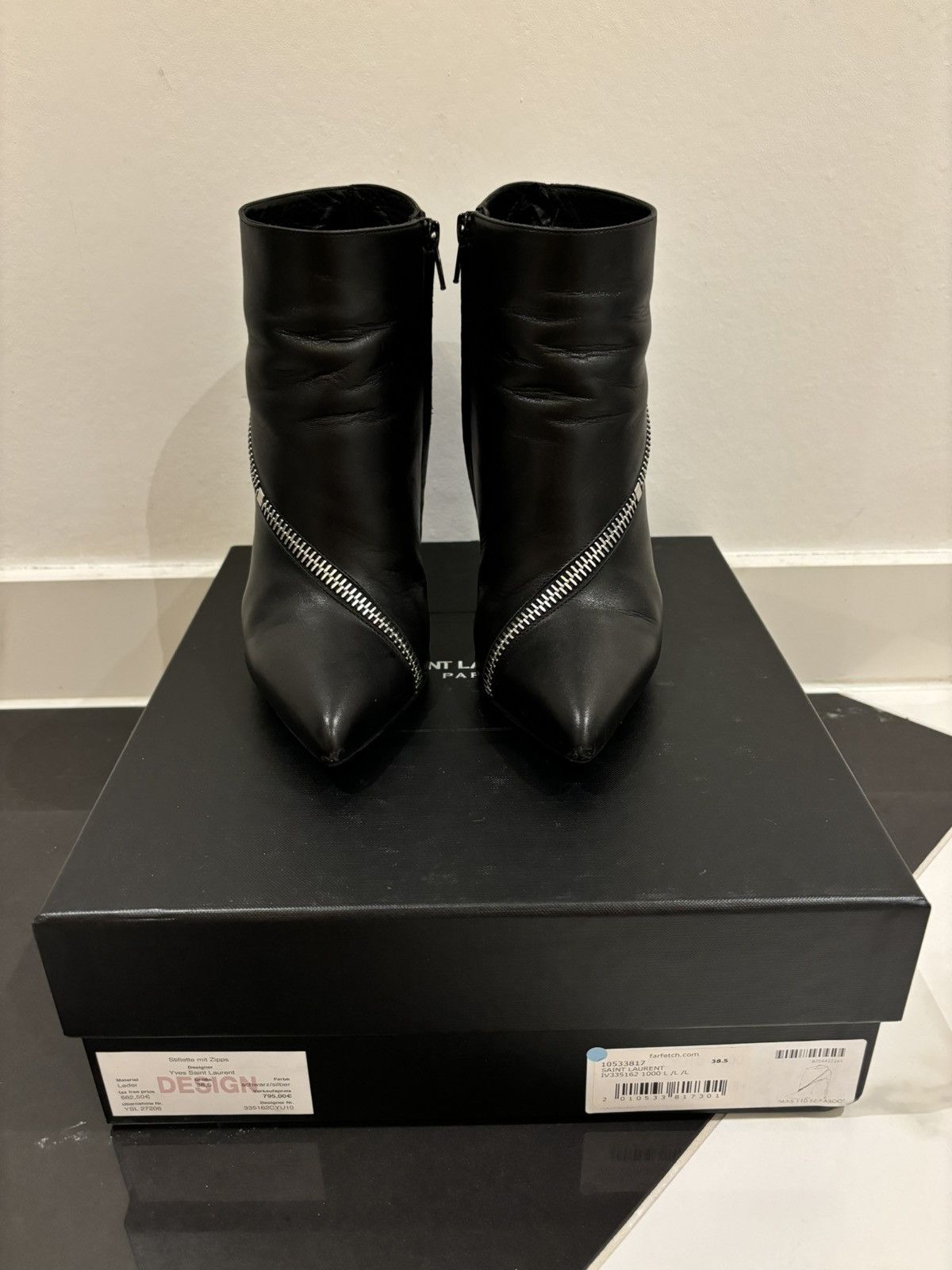 Yves Saint Laurent Saint Laurent Ankle Boots in 38.5 Size US 8.5 / IT 38.5 - 1 Thumbnail