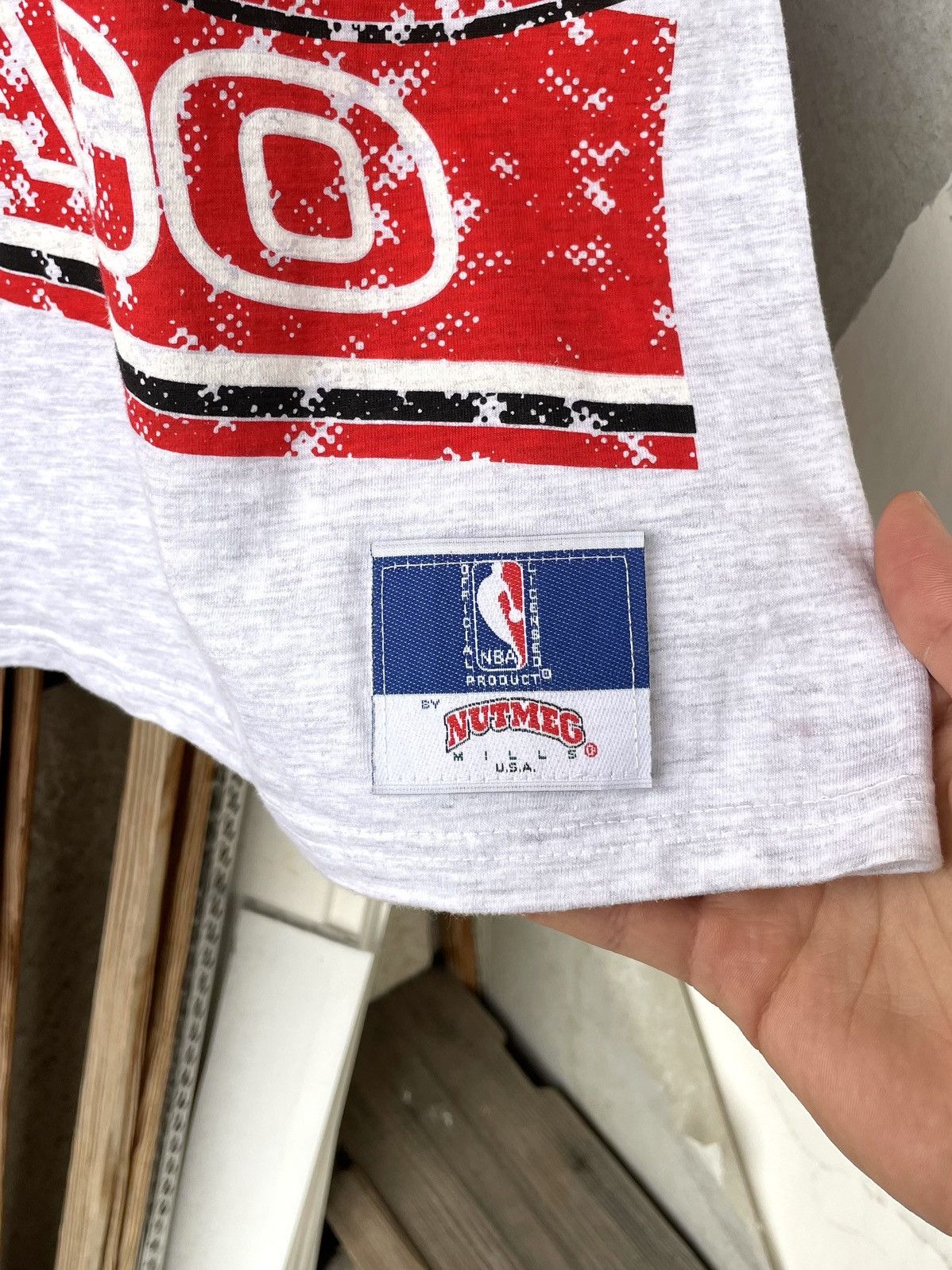 NBA Vintage 90s Chicago Bulls Nutmeg NBA Over Print T-Shirt Size US XL / EU 56 / 4 - 6 Thumbnail