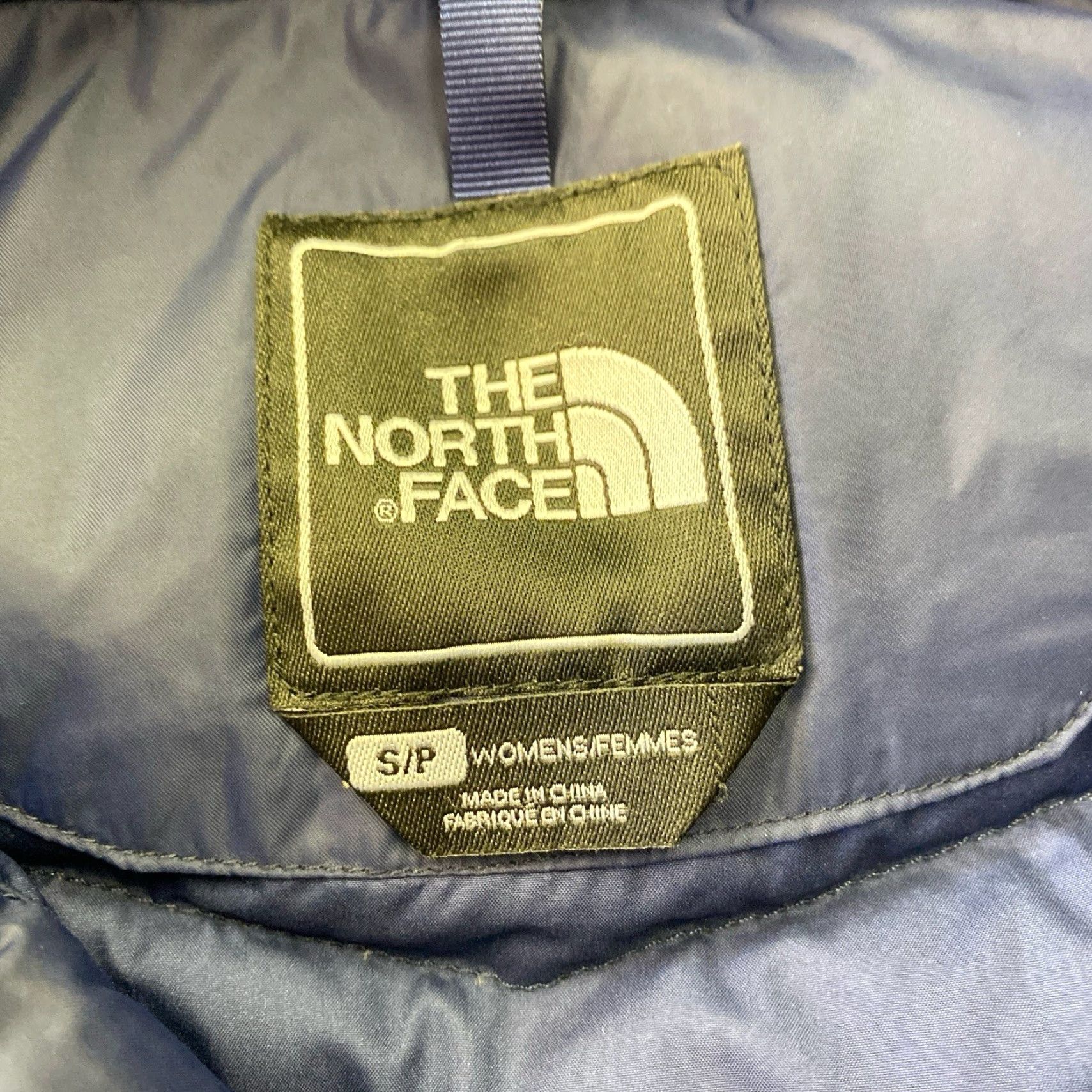 The North Face The North Face 700 Puffer Vest Women’s S Blue Quilted Full Zip Down Insulated Vest Size S / US 4 / IT 40 - 5 Thumbnail