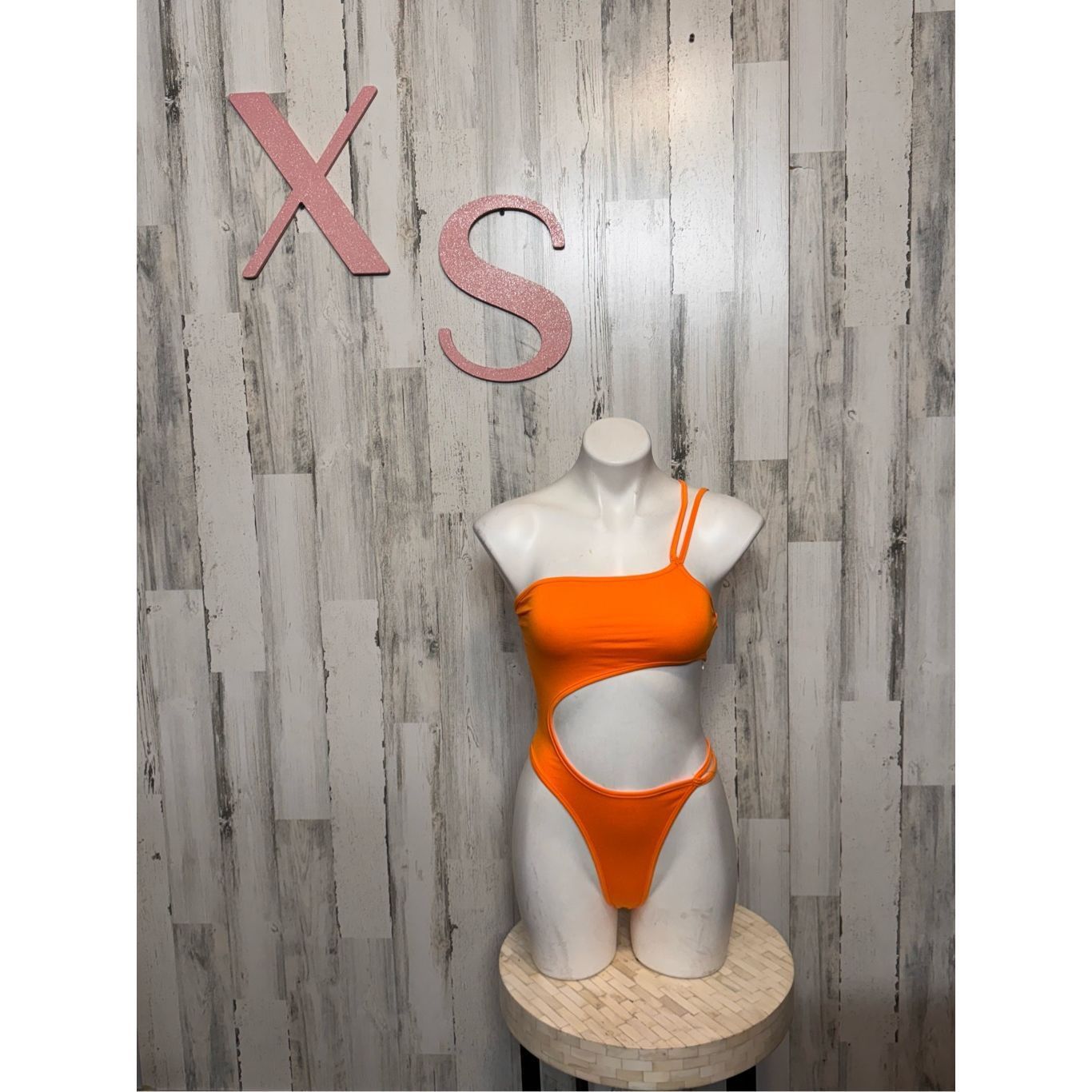 Other Orange Asymmetrical Cutout bodysuit size XSMALL Size XS / US 0-2 / IT 36-38 - 1 Thumbnail
