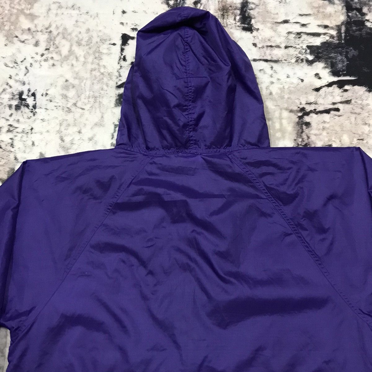 Helly Hansen Vintage Helly Hansen Small logo Windbreaker Jacket Size US XL / EU 56 / 4 - 12 Thumbnail