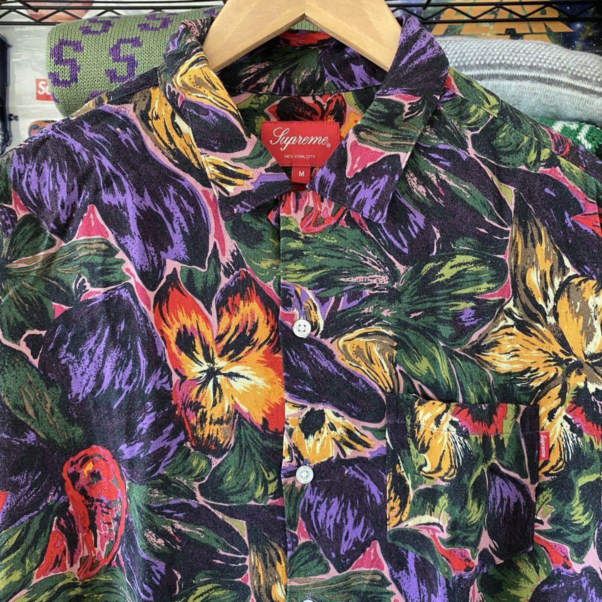Supreme Supreme Painted Flower Rayon Shirt Purple 2017 Designer Size US M / EU 48-50 / 2 - 2 Thumbnail