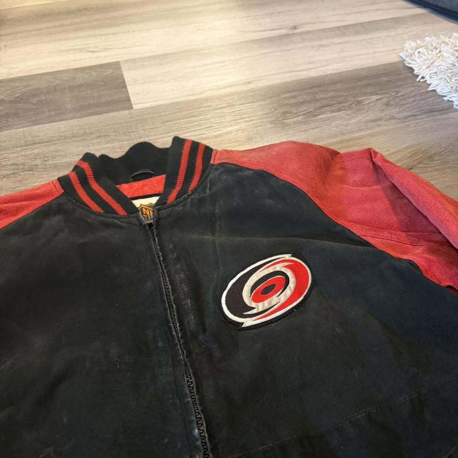 NHL Vintage Carolina hurricanes suede leather jacket 90s L Size US L / EU 52-54 / 3 - 1 Thumbnail