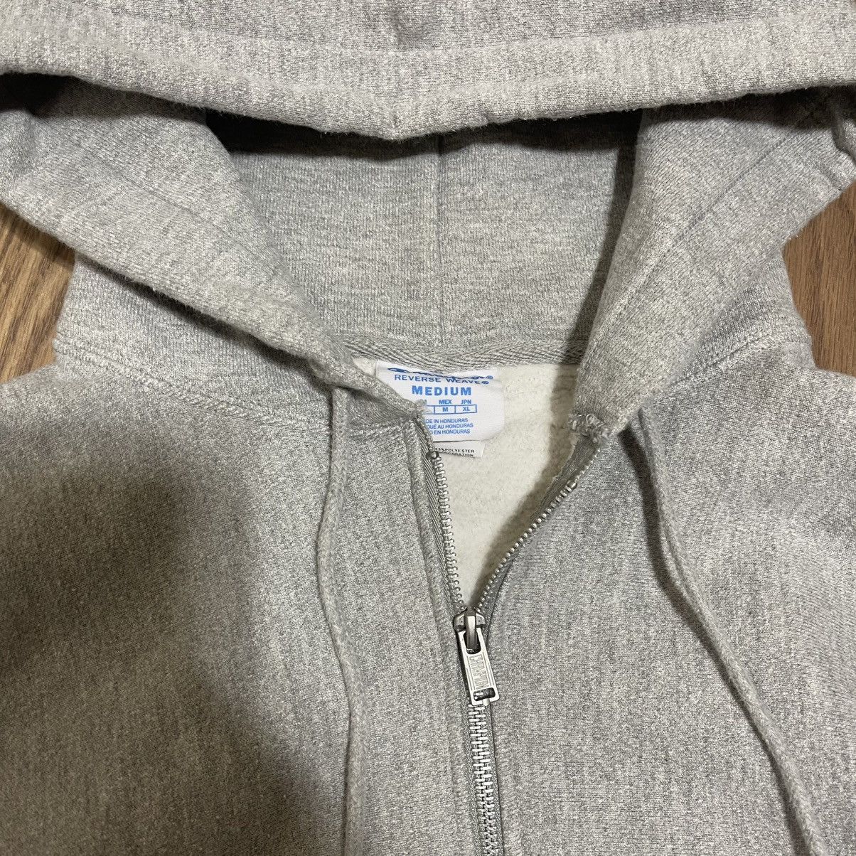 Champion Rare Grey Champion reverse weave hoodie medium Size US M / EU 48-50 / 2 - 4 Thumbnail