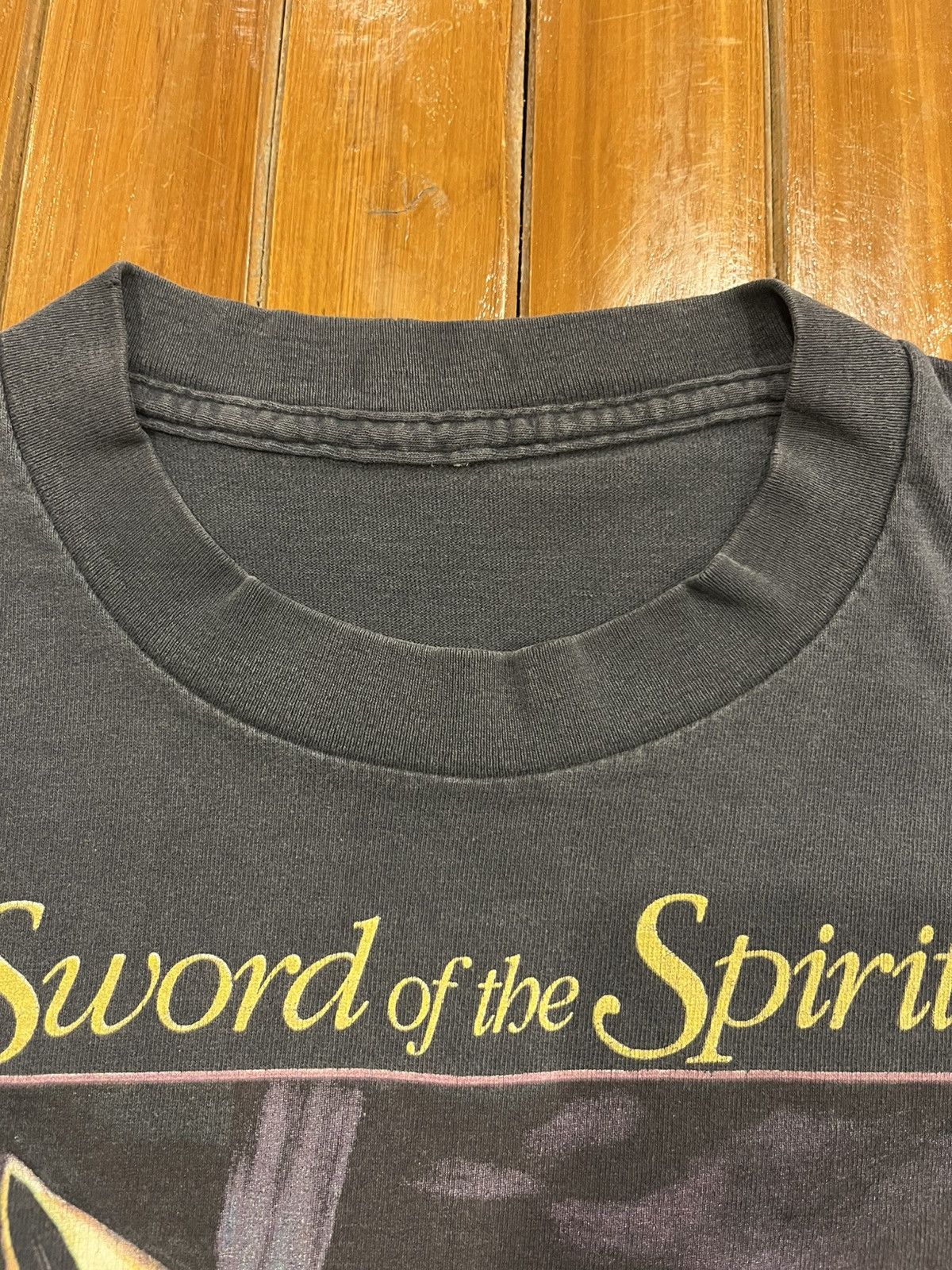 Other Vintage 90s Sword of the Spirit T-Shirt Size US L / EU 52-54 / 3 - 7 Thumbnail