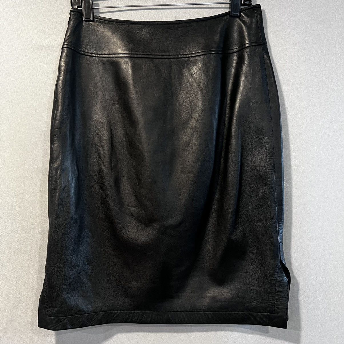 St. John St. John Leather Skirt Size 28" / US 6 / IT 42 - 2 Thumbnail