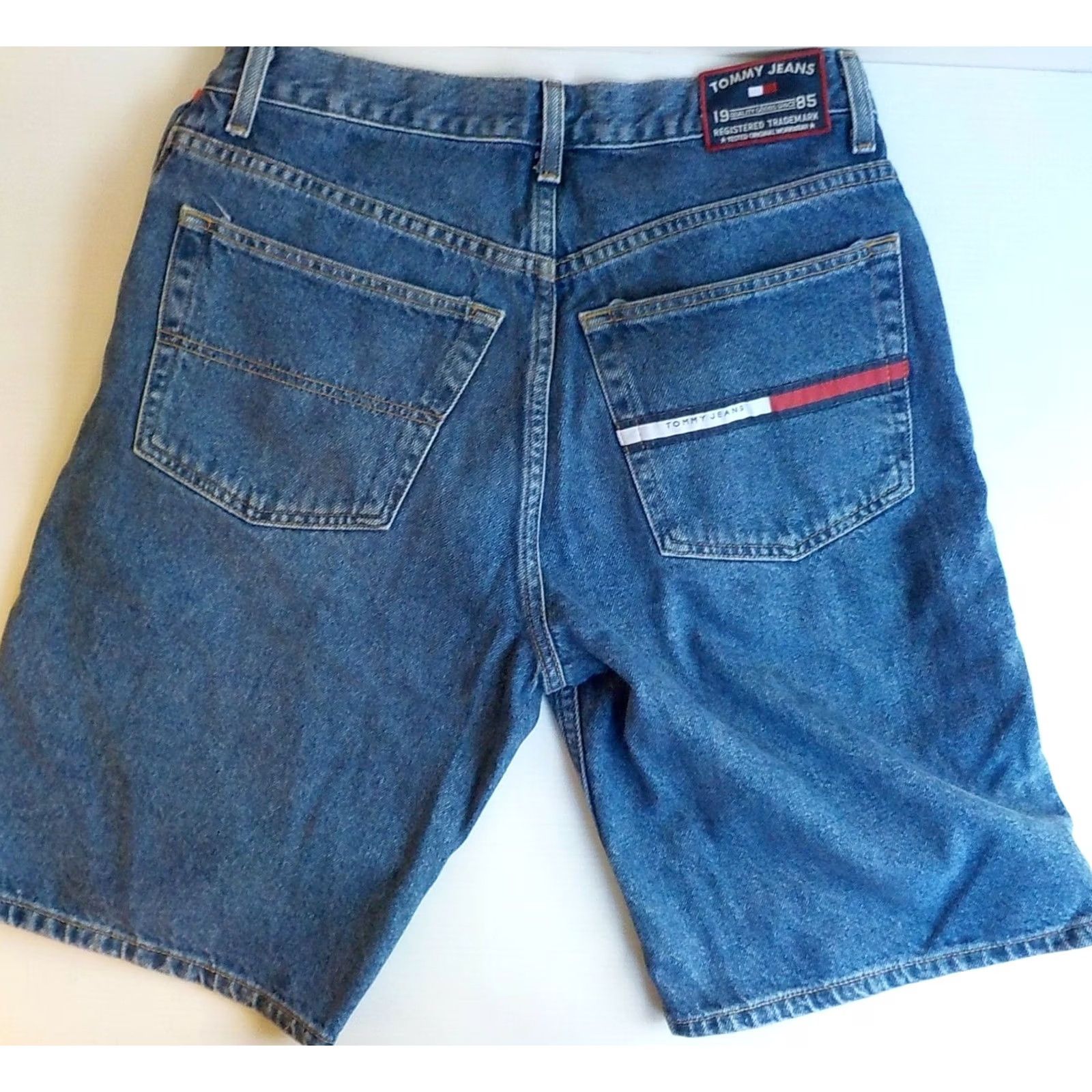 Tommy Hilfiger VINTAGE Tommy Hilfiger Denim Shorts Mens SZ 32 Blue Spellout on Pocket Flag 100% Cotton Denim Shorts Size US 32 / EU 48 - 3 Thumbnail
