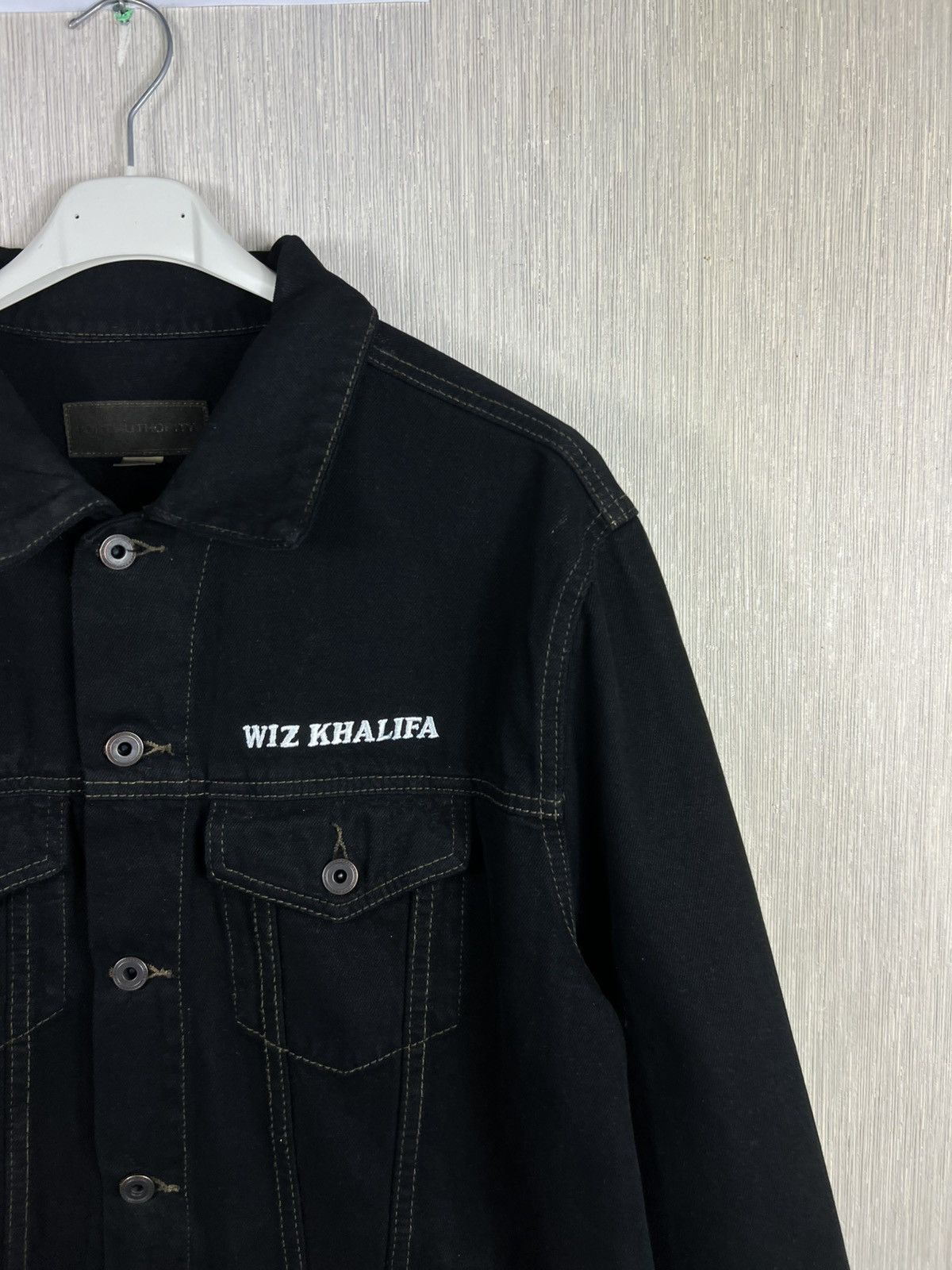 Wiz Khalifa Vintage Wiz Khalifa fan denim jacket print weed joint blunts Size US L / EU 52-54 / 3 - 4 Thumbnail