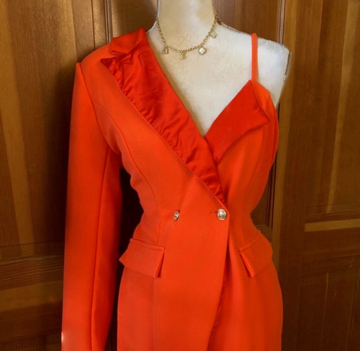 Designer × Other Nwt, Lavishly Paris Women’s cold shoulder button up blazer. Size S / US 4 / IT 40 - 10 Thumbnail