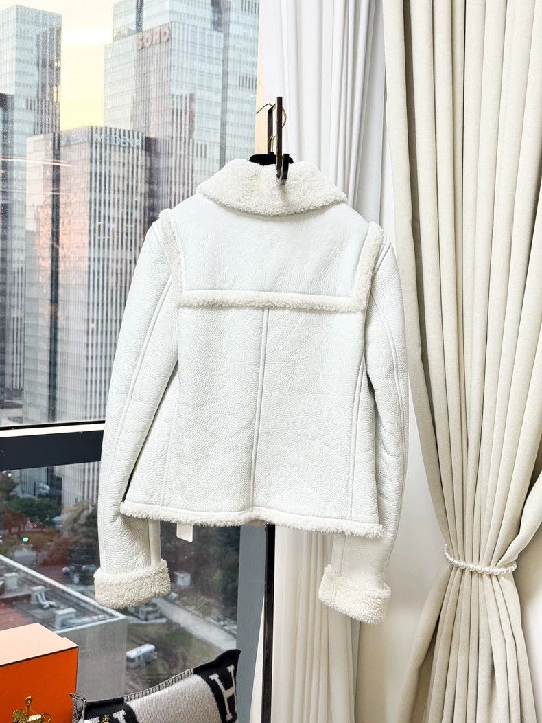 Chanel Chanel Fur all-in-one lapel long-sleeved jacket Size XS / US 0-2 / IT 36-38 - 2 Thumbnail