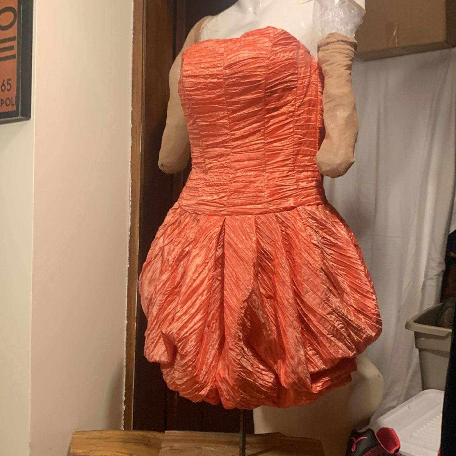 Jessica McClintock BNWT Jessica Mclintock coral ruched strapless balloon hem Size M / US 6-8 / IT 42-44 - 3 Thumbnail