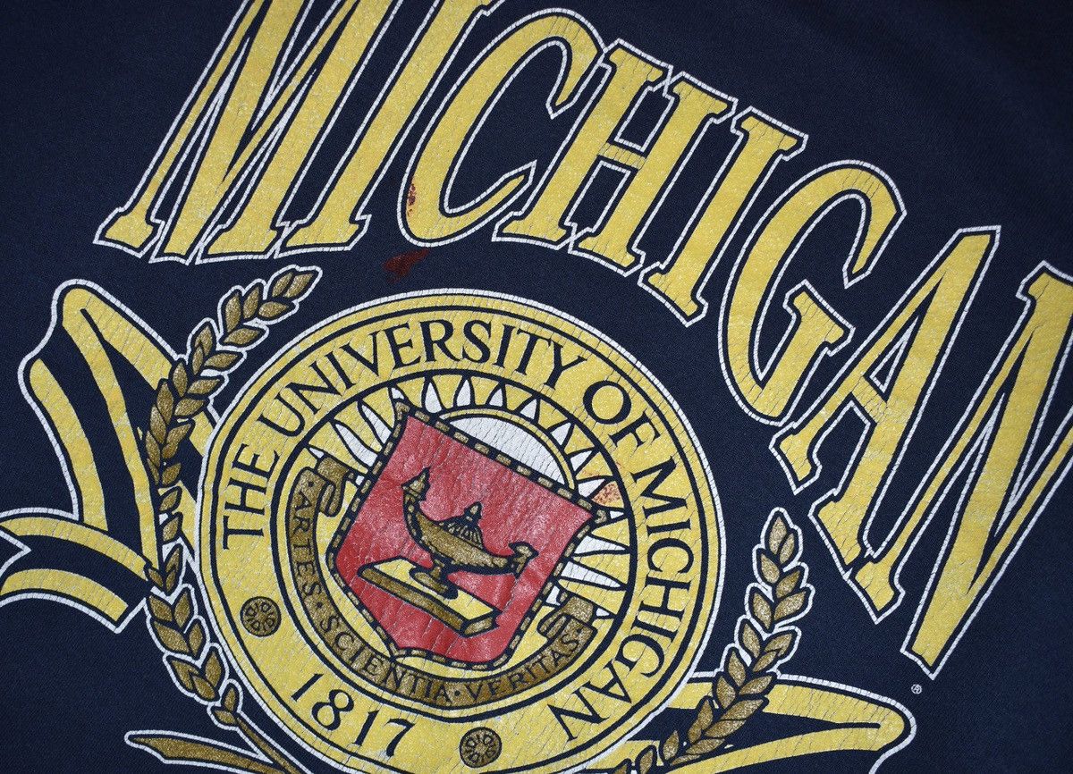 Vintage Vintage 90s Distressed Michigan University Sweatshirt (XL) Size US XL / EU 56 / 4 - 4 Thumbnail