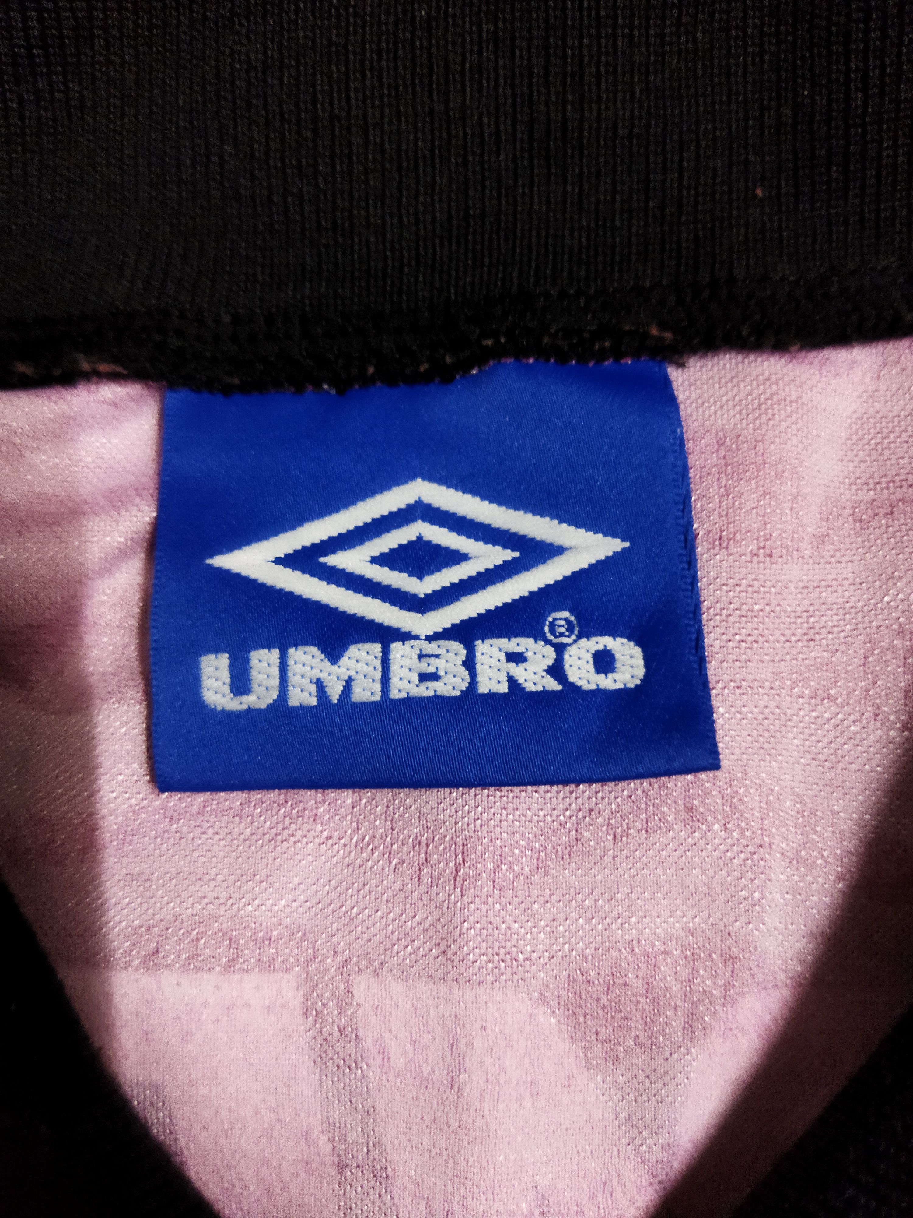 Umbro Vintage Urawa Red Jersey Size US XL / EU 56 / 4 - 8 Thumbnail