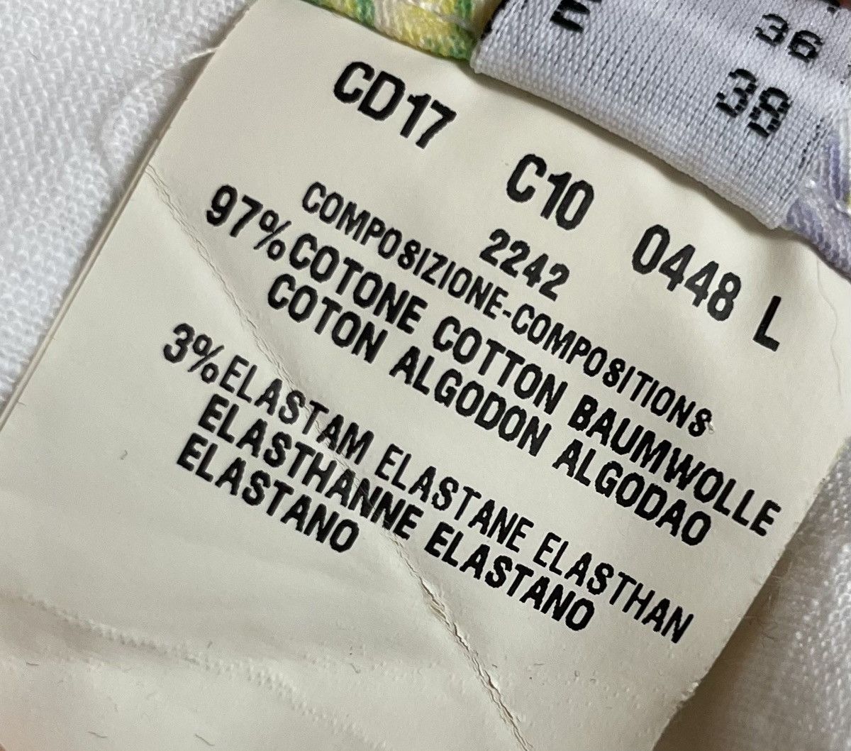 Roberto Cavalli Roberto cavalli vintage white shorts Size 26" / US 2 / IT 38 - 9 Thumbnail