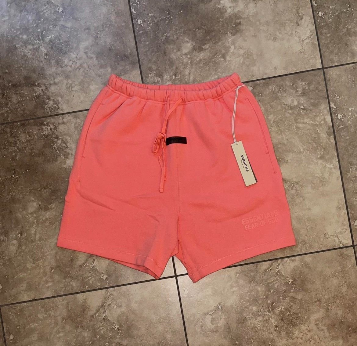 Fear of God Essentials Sweatshorts Coral Size Large