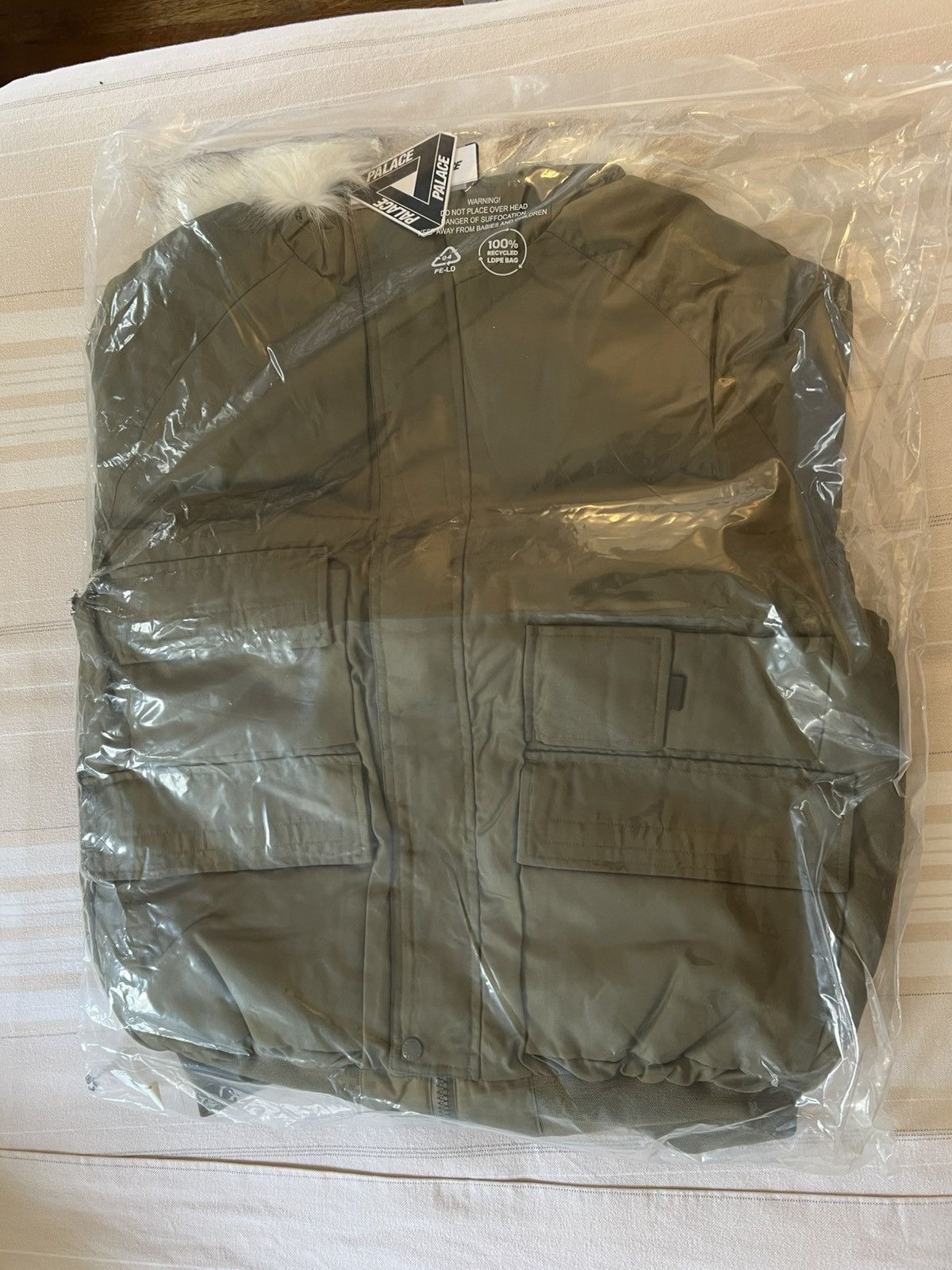 Palace Palace P2B Cargo Parka in Olive Men’s Size Large Faux Fur Size US L / EU 52-54 / 3 - 10 Thumbnail