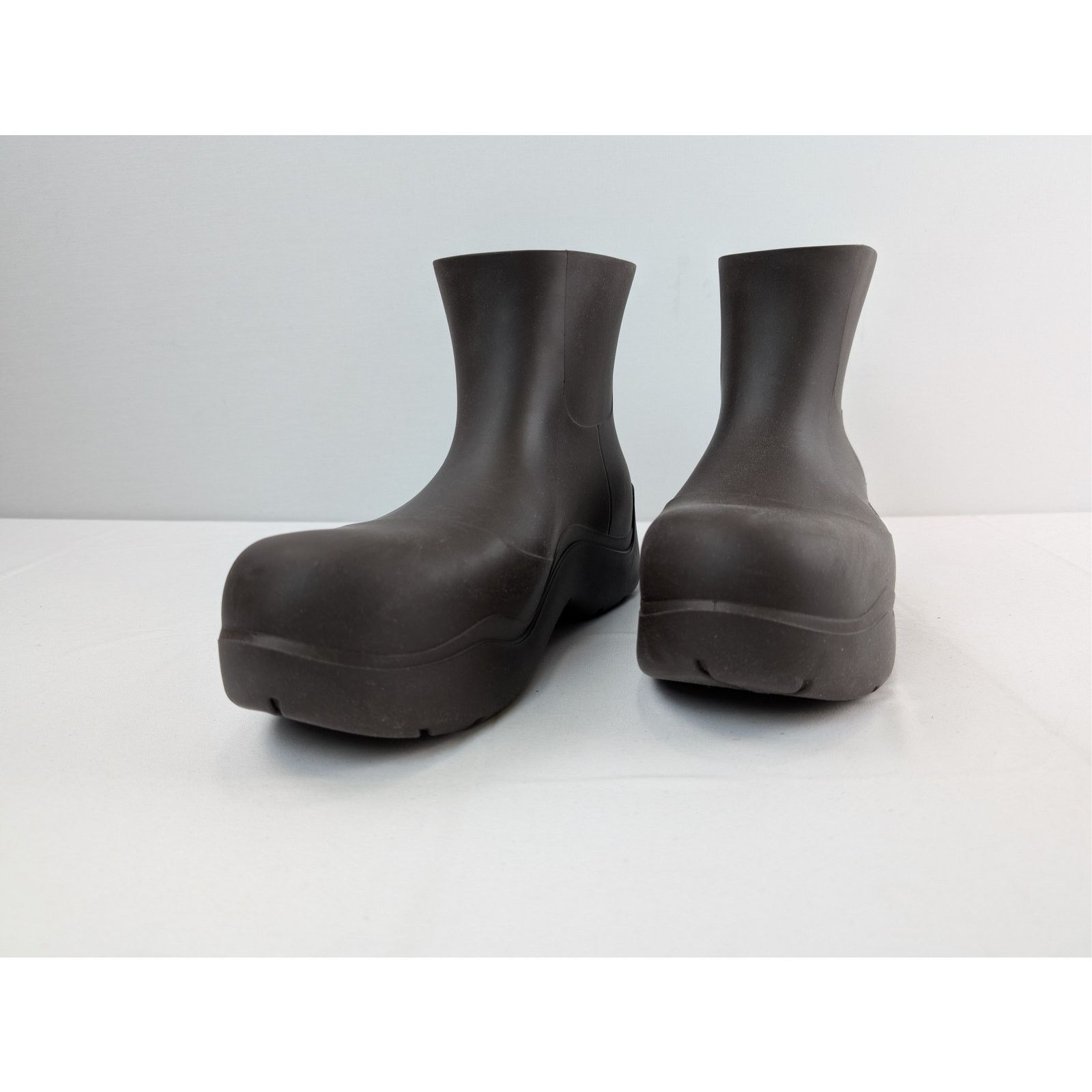 Bottega Veneta o1rshd1 Q:2 / Matt Rubber Puddle Ankle Boot in Fondant 46 Size US 13 / EU 46 - 7 Thumbnail