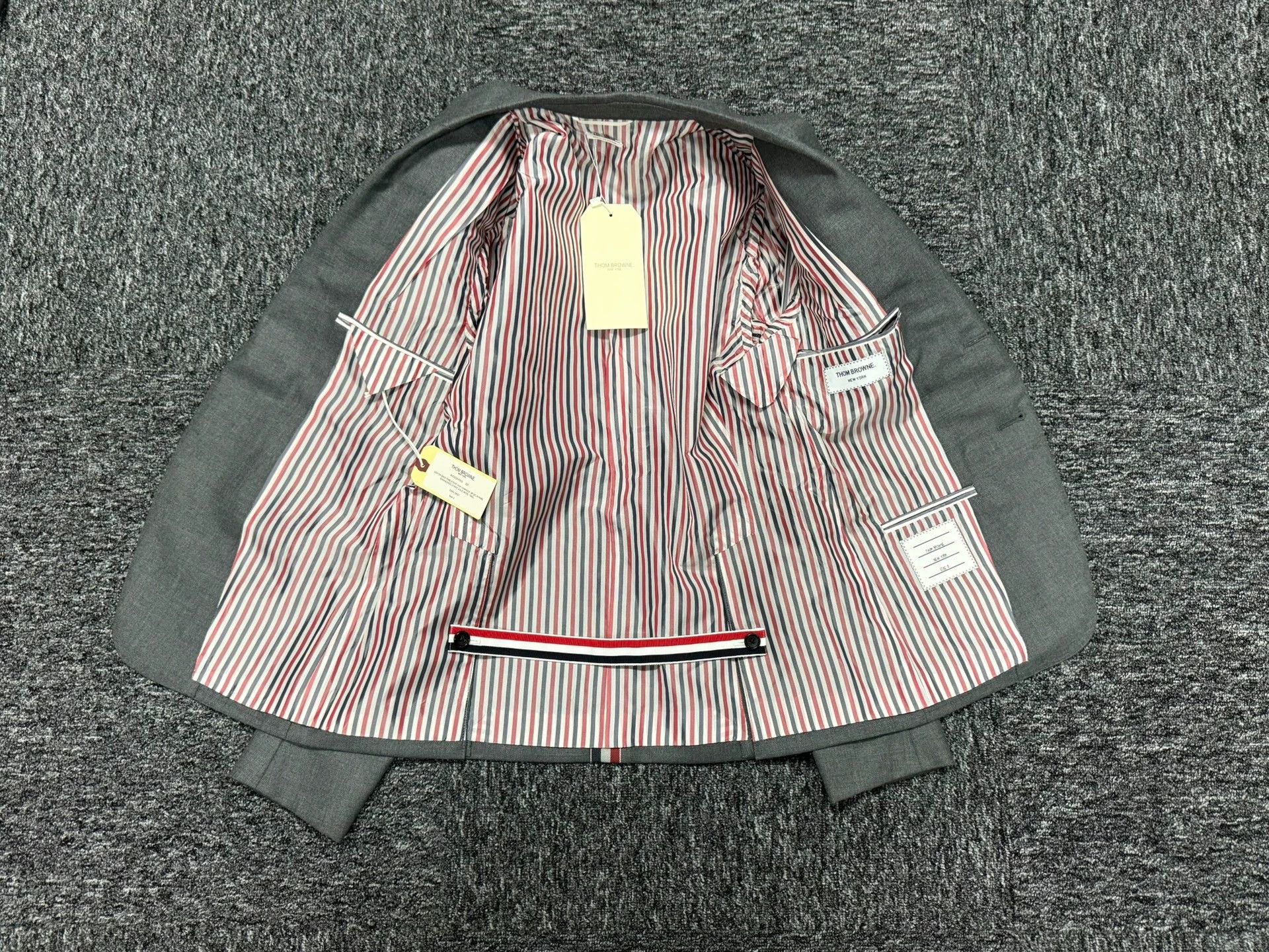 Thom Browne Thom Browne Rare Deep Gray Back Color-Blocked Slim Suit 0 Size US XS / EU 42 / 0 - 6 Thumbnail