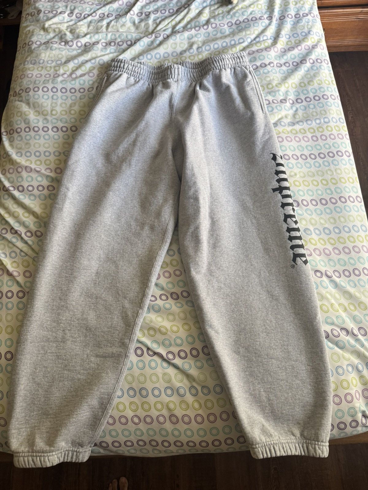 Supreme Supreme old english sweatpant Size US 34 / EU 50 - 1 Thumbnail