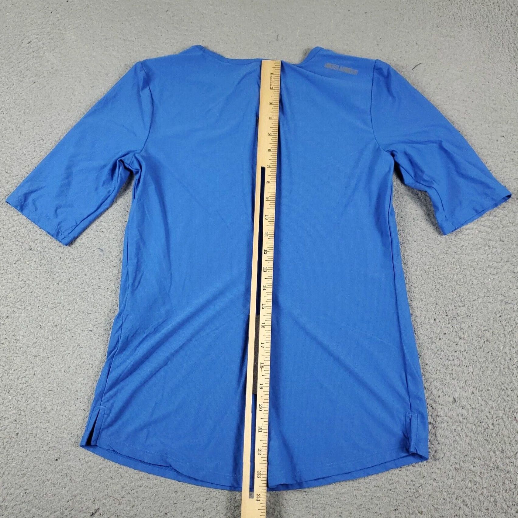 Under Armour Under Armour T Shirt Womens Size Small Blue Casual Short Sleeve Size S / US 4 / IT 40 - 3 Thumbnail
