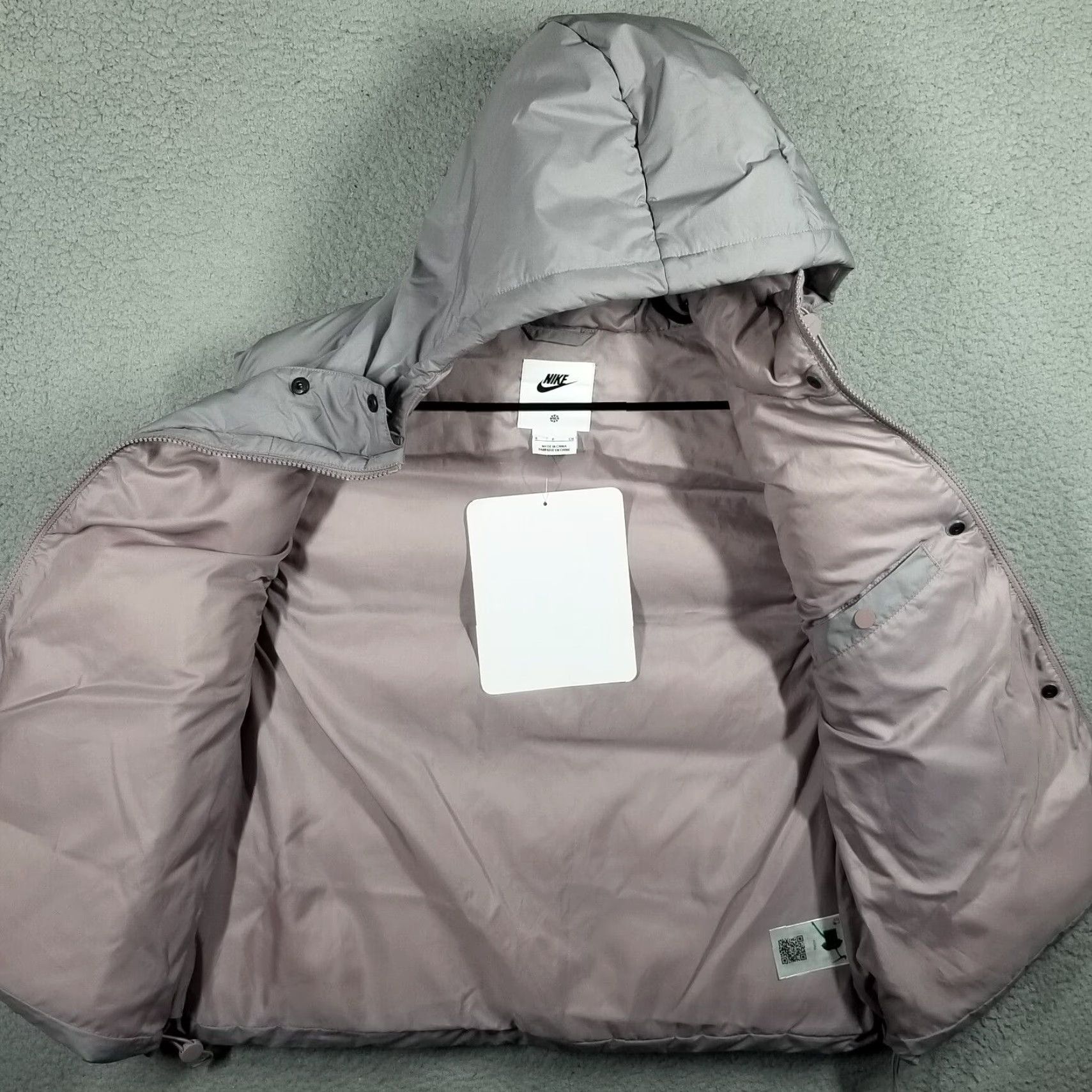 Nike Nike Therma-FIT Metro Puffer Vest Women S Hooded Jacket - Silver Color Sample Rare, Sleeveless, Zip, Softshell, Activewear, Logo Nike Size S / US 4 / IT 40 - 4 Thumbnail