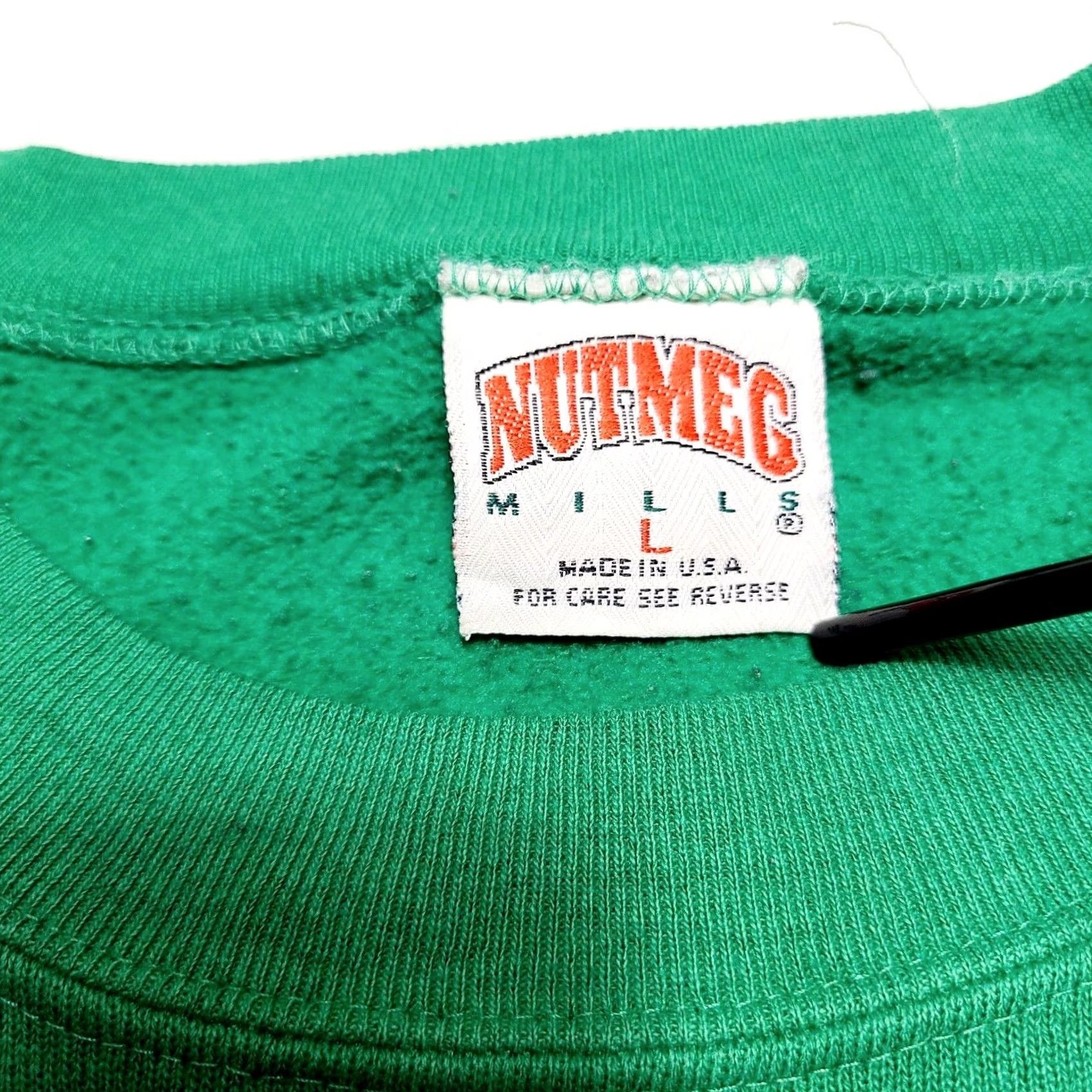 Nutmeg VINTAGE Nutmeg Green Winter Forest Graphic Sweatshirt Men L Crew Neck Pullover Long Sleeve Christmas Holiday Heart Pattern Sweatshirt Size US L / EU 52-54 / 3 - 3 Thumbnail