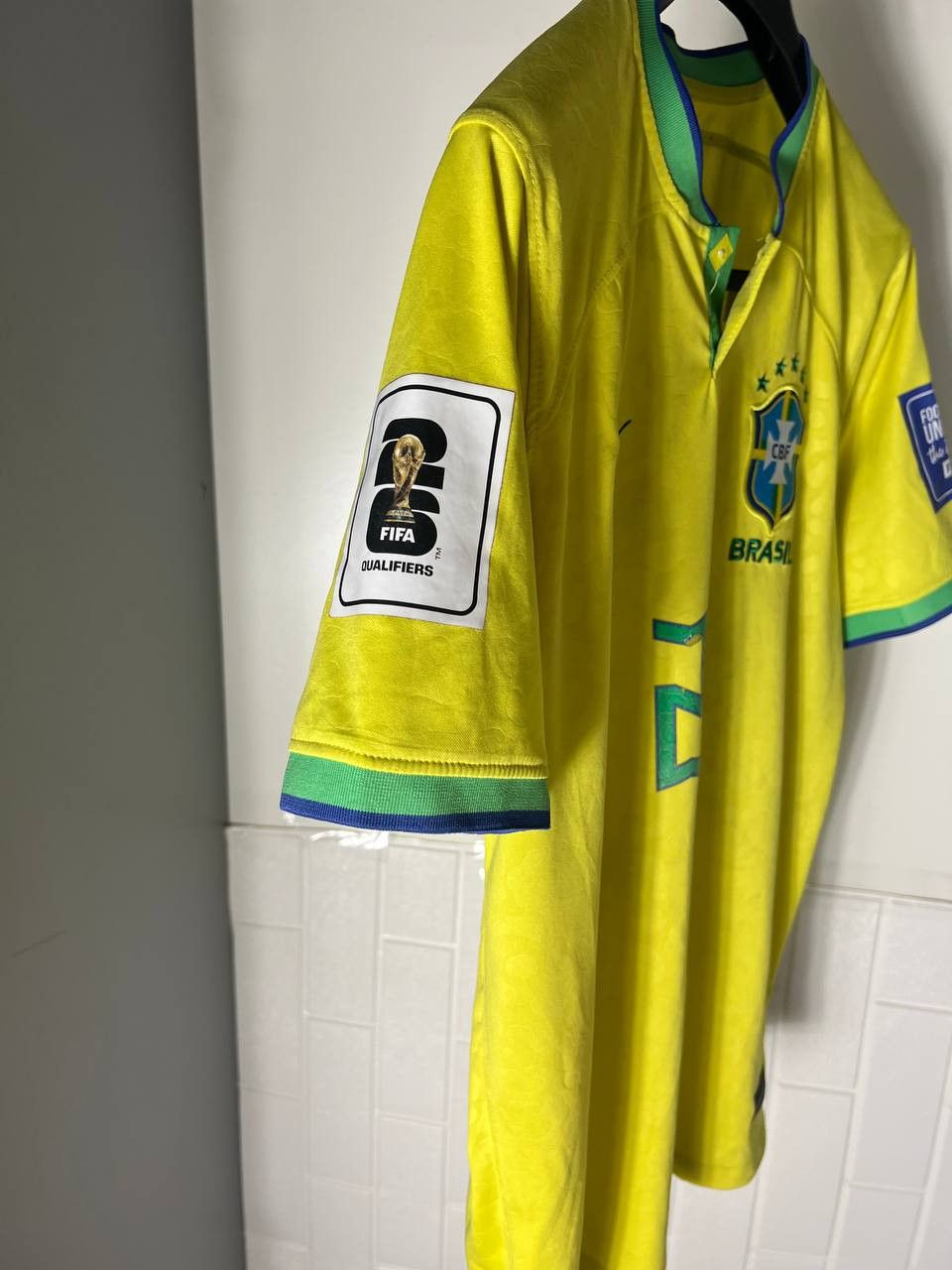 Vintage VERY RARE NIKE BRAZIL VINI 20 SOCCER JERSEY BLOKE Y2K RETRO Size US M / EU 48-50 / 2 - 6 Thumbnail