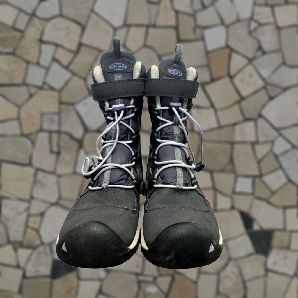 KEEN Keen Waterproof Insulated Winter Boots Black & Gray Size 7 Boys 7 (Pre-Owned Good) Size US 7 / EU 40 - 1 Thumbnail