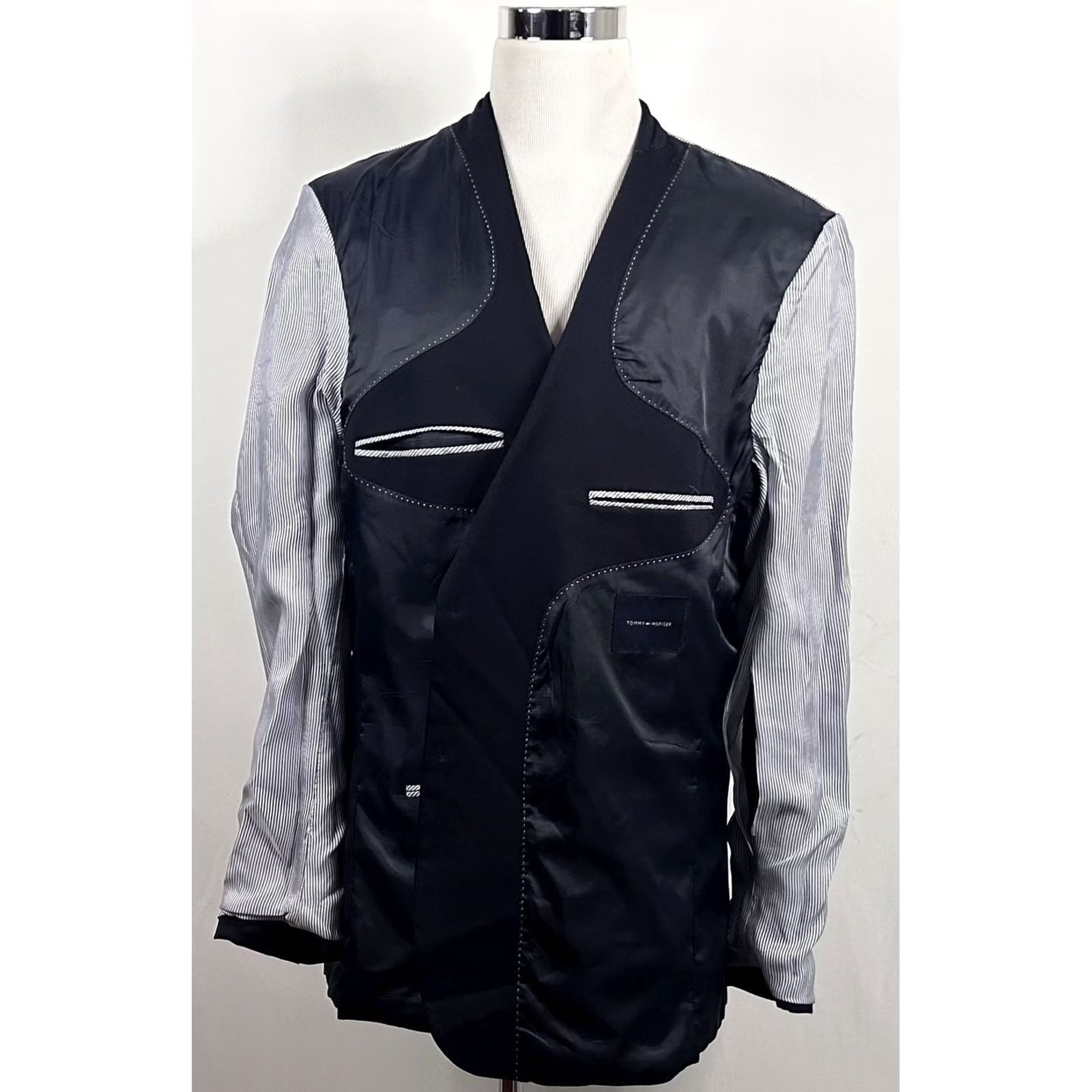 Tommy Hilfiger Tommy Hilfiger Sport Coat 48XL Wool Midnight Blue Two-Button Double-Vented JACKET Mens Regular 48 Blue Wool Sport Coat 100% Wool Tigers? Size US XS / EU 42 / 0 - 7 Thumbnail