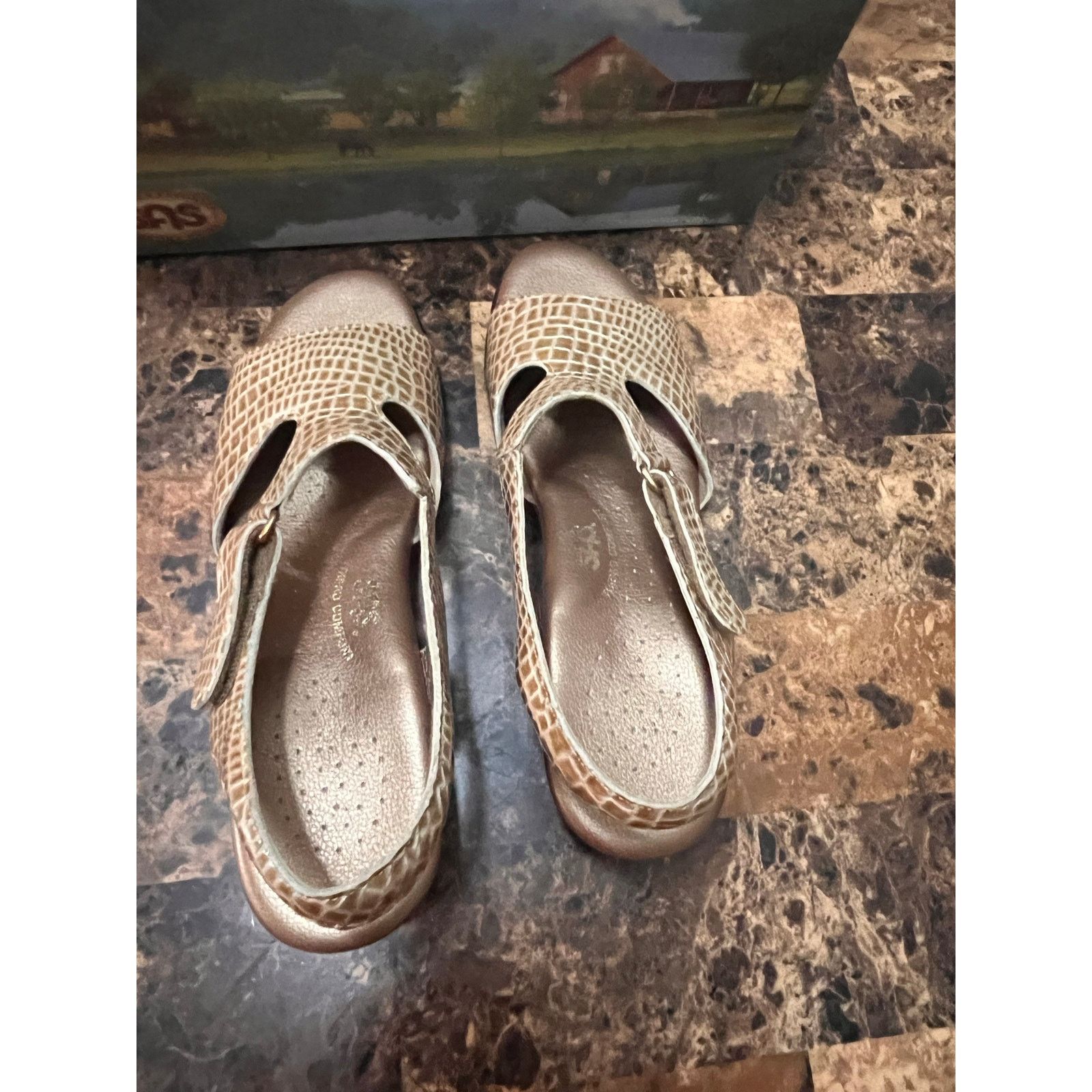 SAS SAS Women’s Suntimer Beige Croc Sandals 8.5 Size US 8.5 / IT 38.5 - 8 Thumbnail