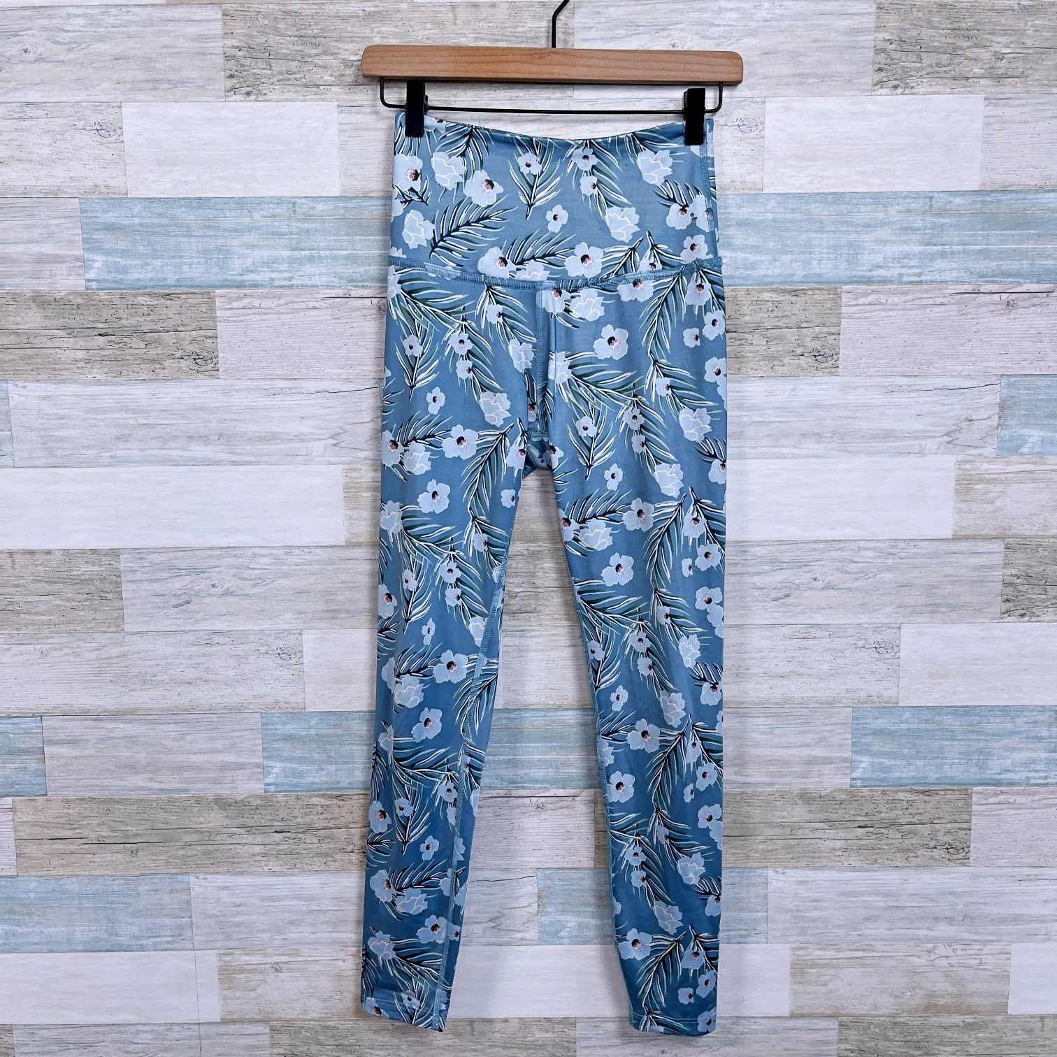 Beyond Yoga Beyond Yoga Floral Lux Print High Waist Midi Leggings Blue S Size 25" / US 0 / IT 36 - 1 Thumbnail