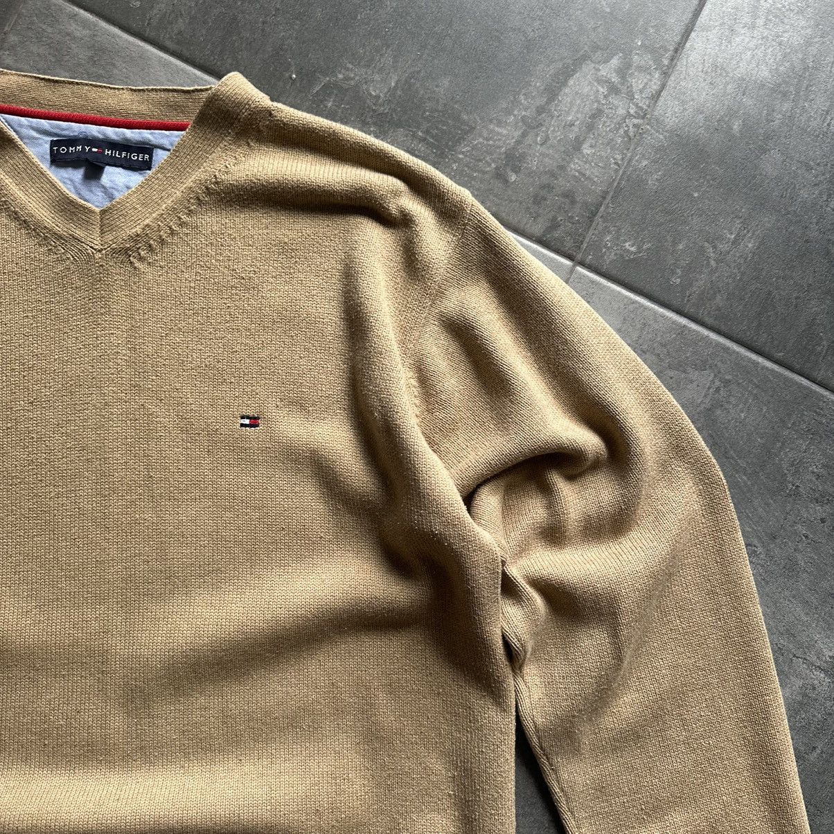 Tommy Hilfiger × Vintage Vintage Tommy Hilfiger Sweater V-Neck Old Money Y2K 00s USA Size US XL / EU 56 / 4 - 5 Thumbnail