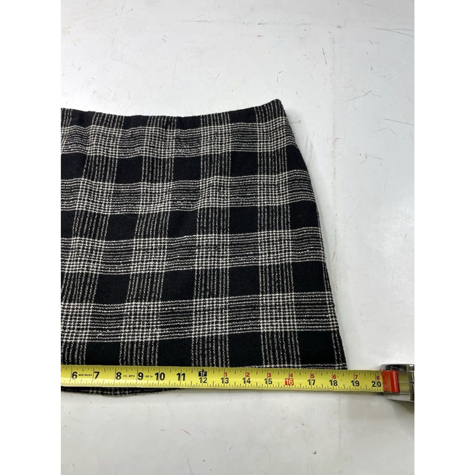 Alice + Olivia Alice Olivia Skirt Wool Mini Black Check 4 Women Short Lined Zip Employed Collection Vintage? Size 27" / US 4 / IT 40 - 4 Thumbnail