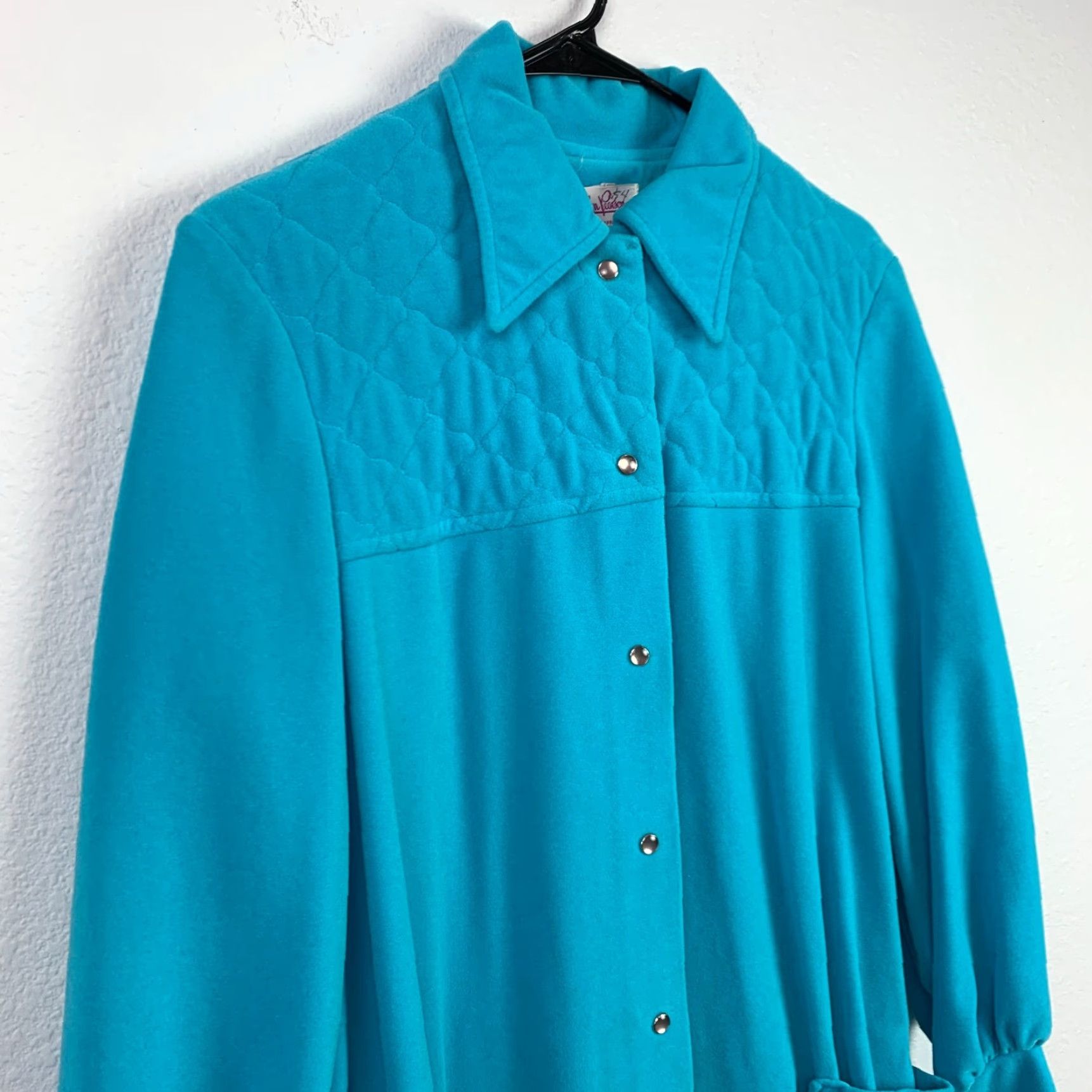 Velour VINTAGE Evelyn Pearson Lounging Blue Velour Fleece Long Robe Chest 40" Velvet GoGo Mod 70s Womens Size ONE SIZE - 2 Thumbnail