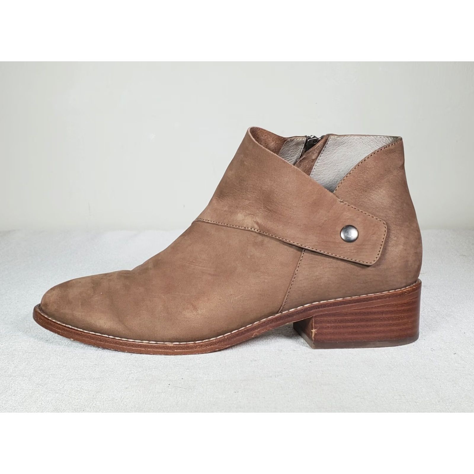 Eileen Fisher Eileen Fisher Billie Tumbled Nubuck Booties Women’s Size US 10 Ankle Boots Brown Leather 1.5" Heel Zip Size US 10 / IT 40 - 5 Thumbnail
