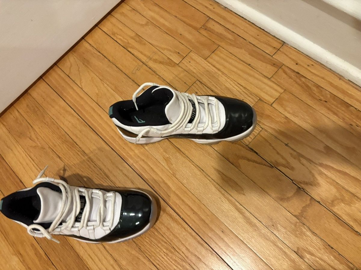Jordan Brand Jordan 11 Emerald Size US 10.5 / EU 43-44 - 13 Thumbnail
