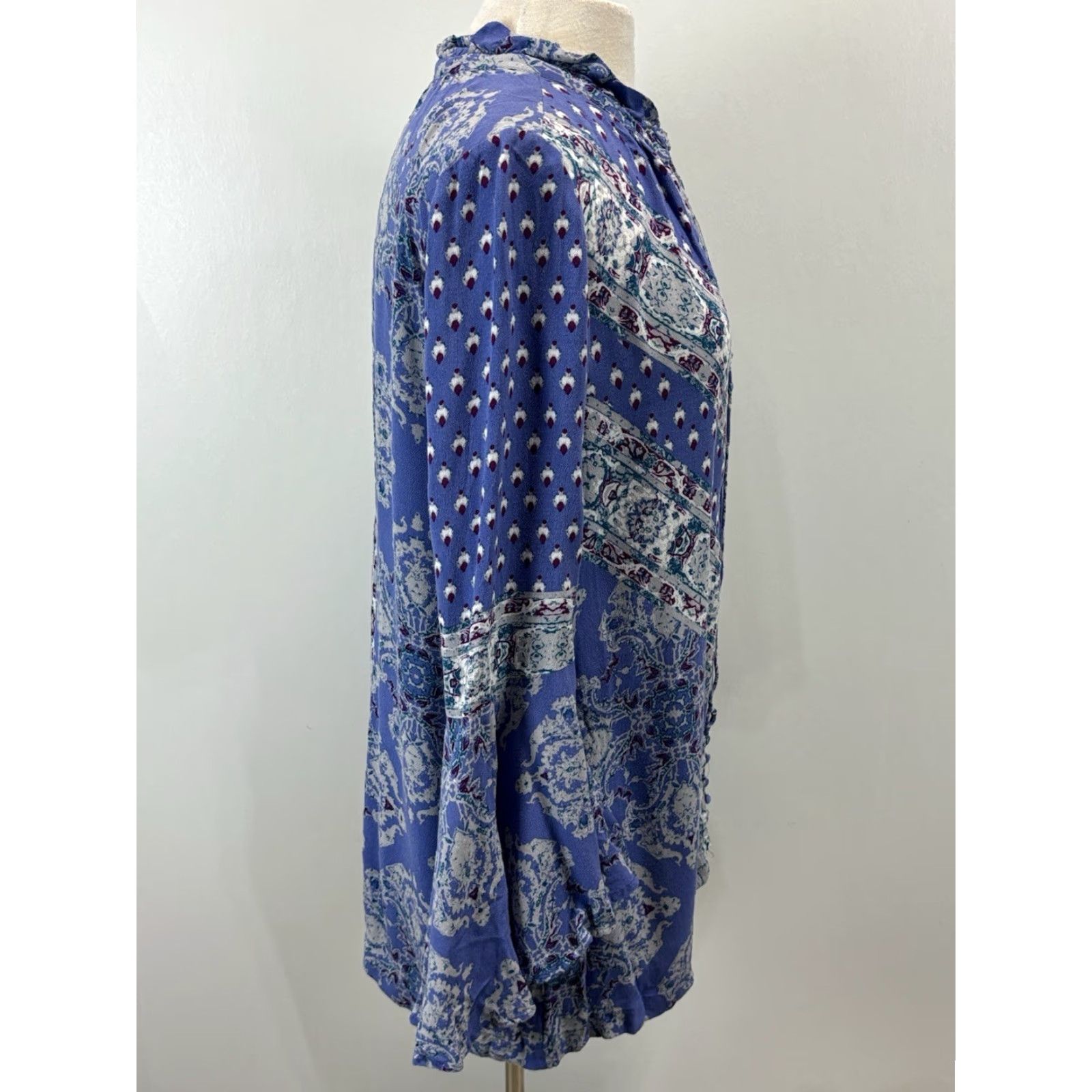 Free People VINTAGE Free People Tunic Blouse Womens Small Bohemian Peasant Long Sleeve Bell Sleeves Rayon Blue 90s Casual Size S / US 4 / IT 40 - 4 Thumbnail