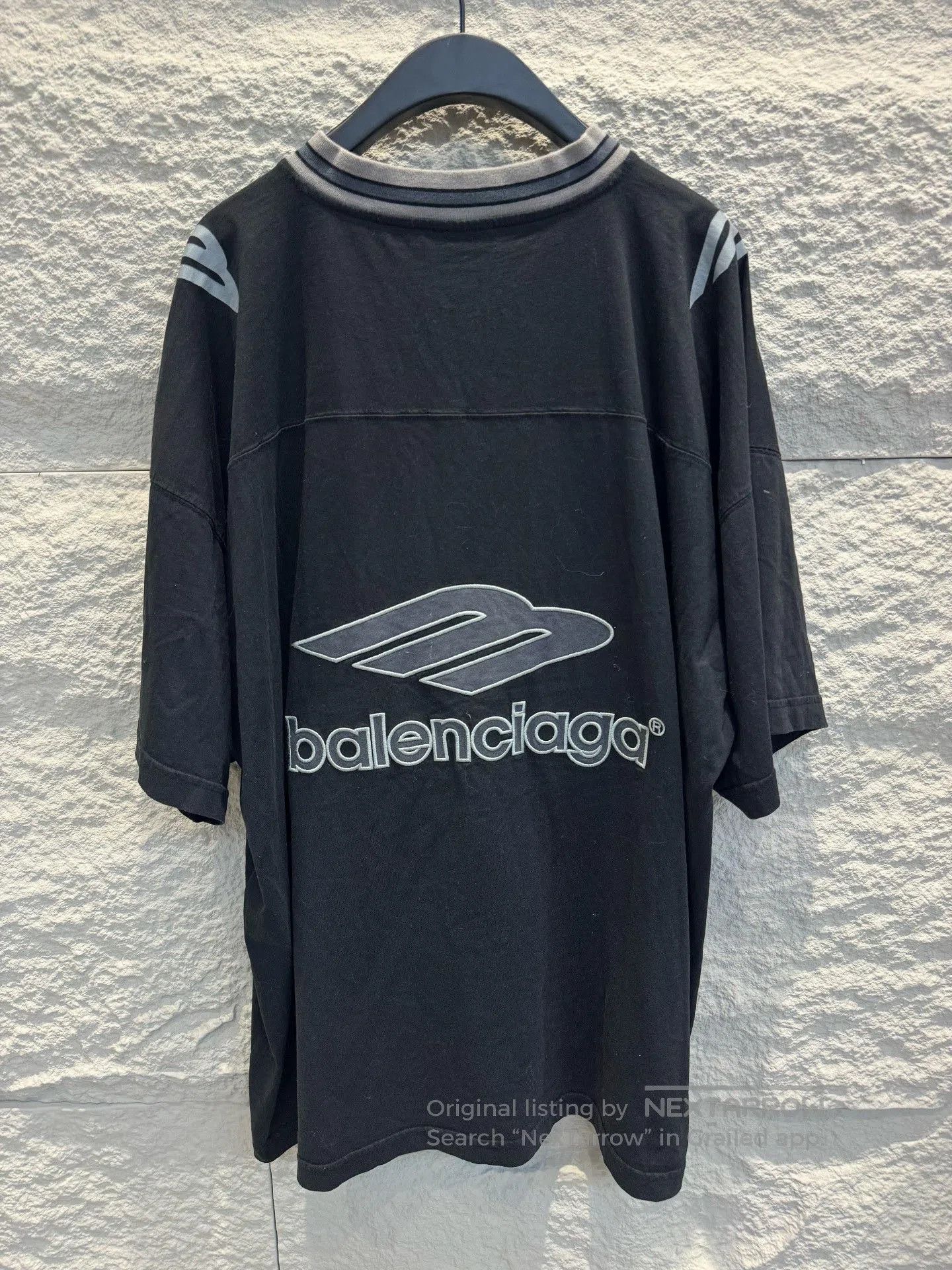 Balenciaga Balenciaga 3B V-Neck Short-Sleeve T-Shirt. Size US XL / EU 56 / 4 - 5 Thumbnail