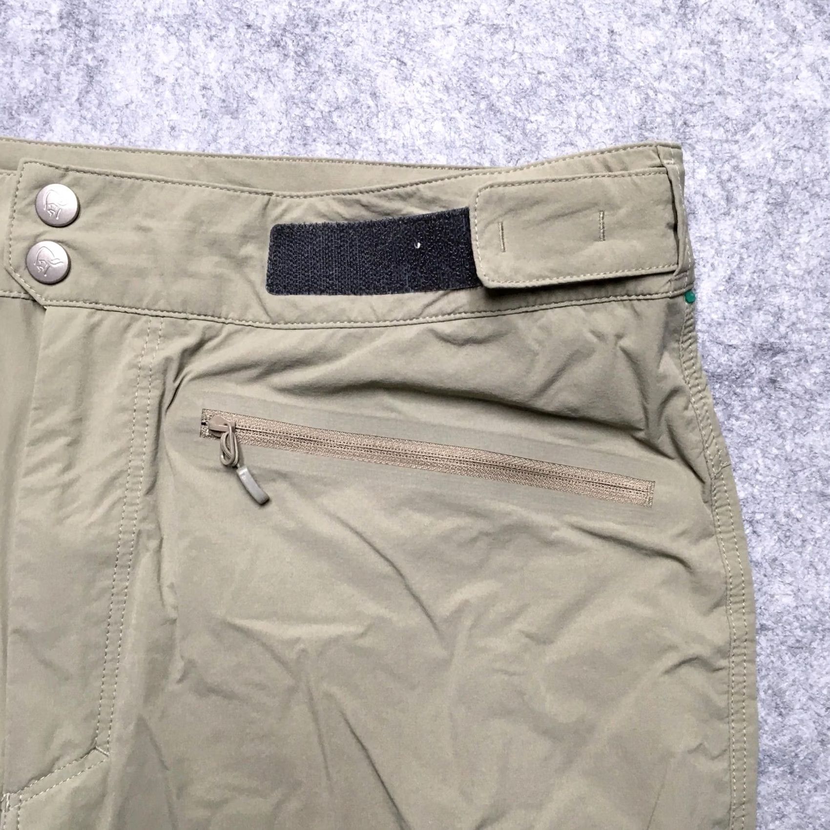 Vintage Norrøna Bitihorn Lightweight Hiking Shorts Mens 36 Beige 10" Inseam Nylon Pocket Adjustable Waist - Mens Large Regular Fit, 10 in Inseam, Beige Size US 33 - 3 Thumbnail