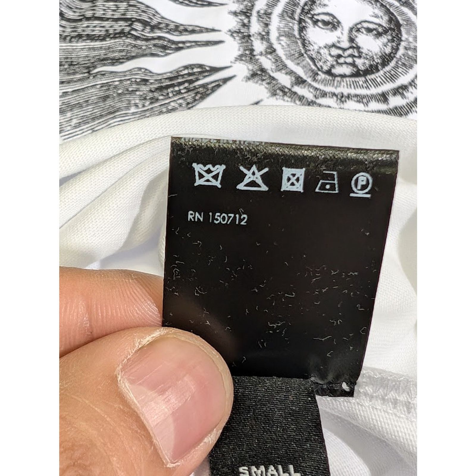 Amiri o1rshd1 Q:2 / Sun Long Sleeve Tee T-Shirt in White Size US XXL / EU 58 / 5 - 21 Thumbnail